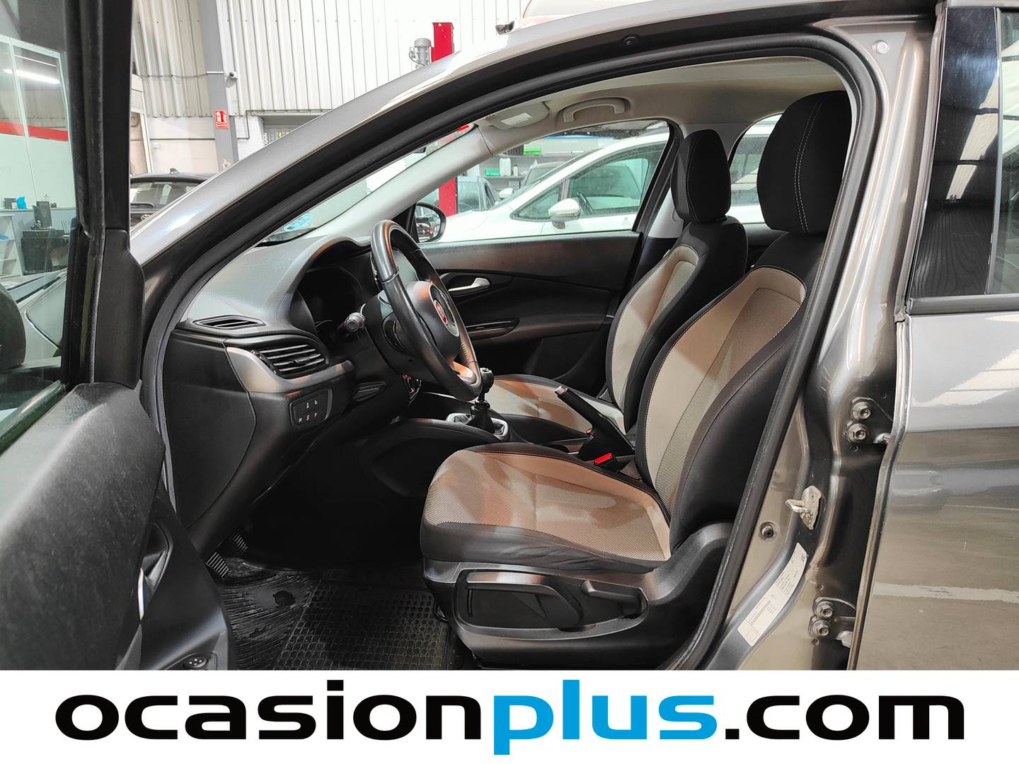 Foto asientos delanteros Fiat Tipo Fiat Tipo Sedan 1.4 Easy (95 CV)