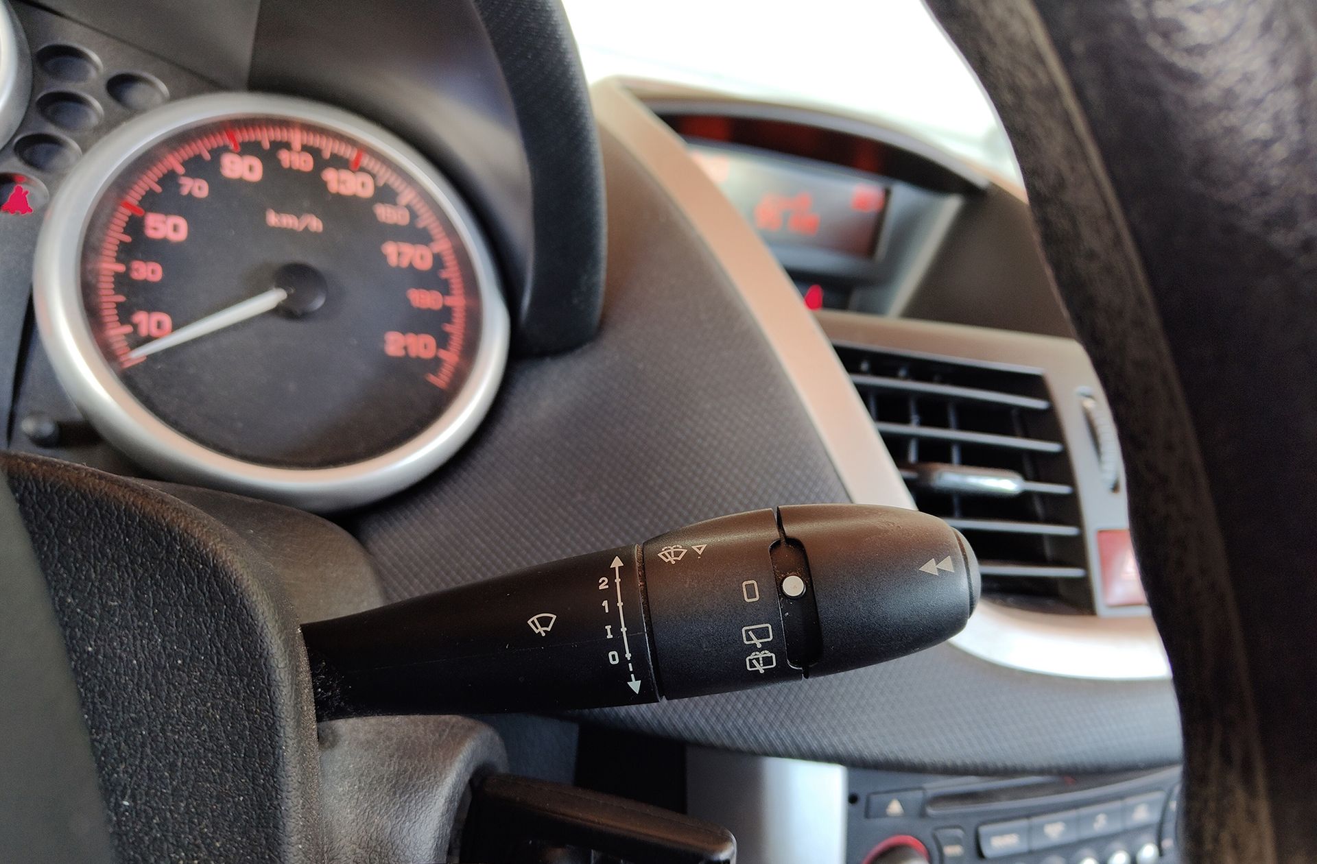 Peugeot 207 1.4 HDi FAP - foto 23