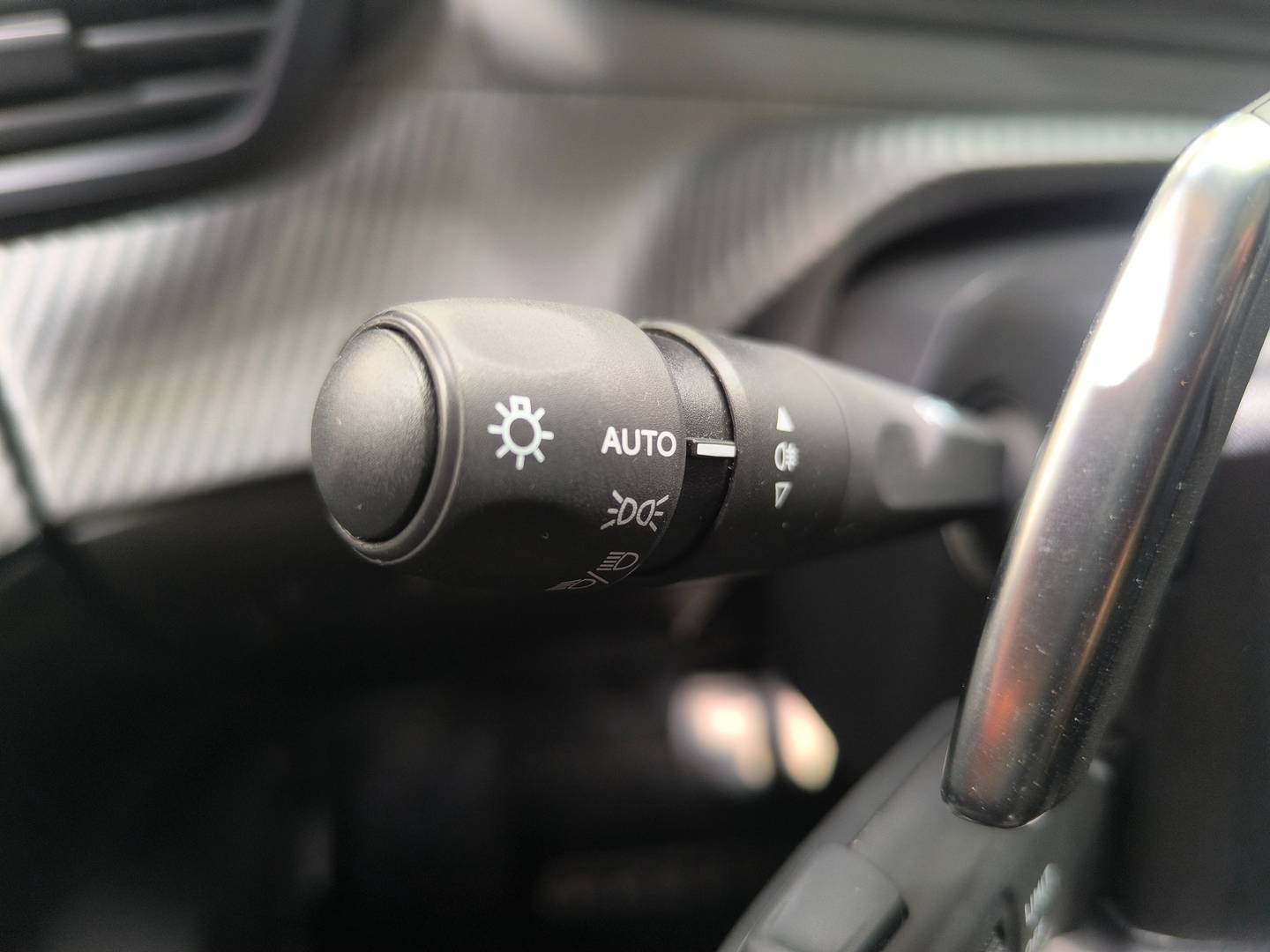 Foto Peugeot 208 Peugeot 208 Allure Hybrid eDCS6 (100 CV)