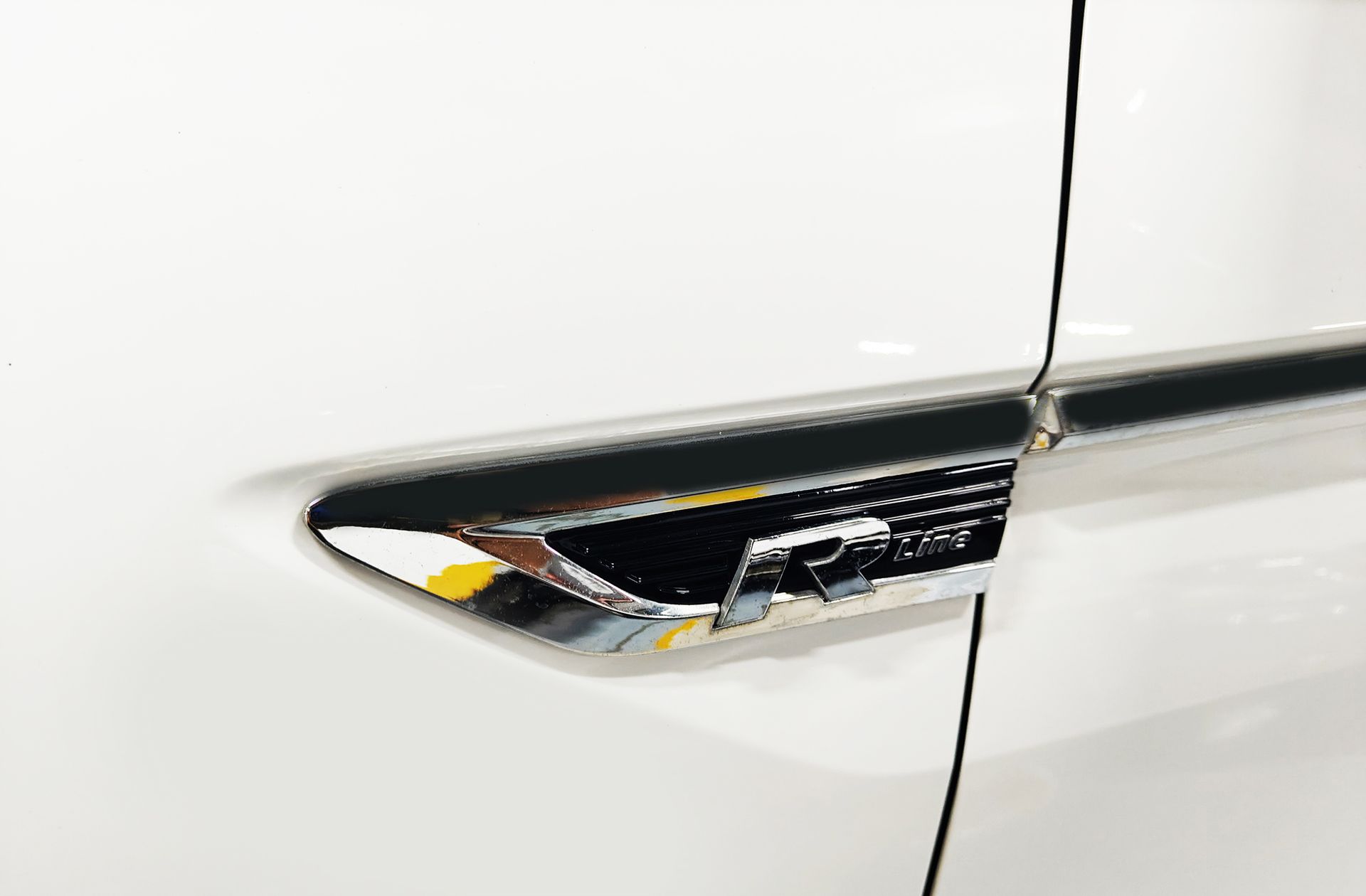 Volkswagen Tiguan 1.4 ACT TSI BlueMotionTech DSG Pack R-Line - foto 6