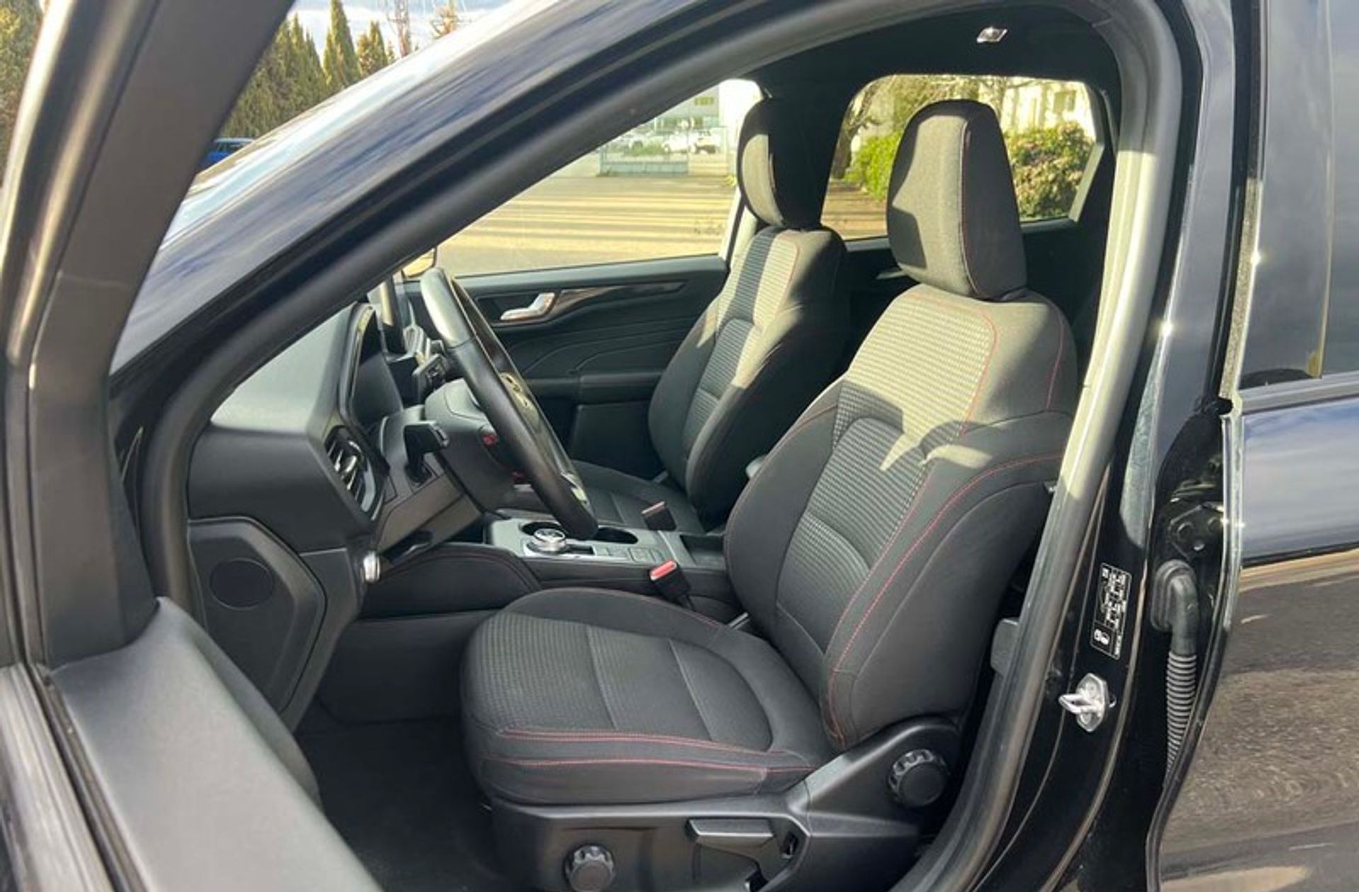 Ford Kuga 2.5 Duratec PHEV ST-Line - foto 12