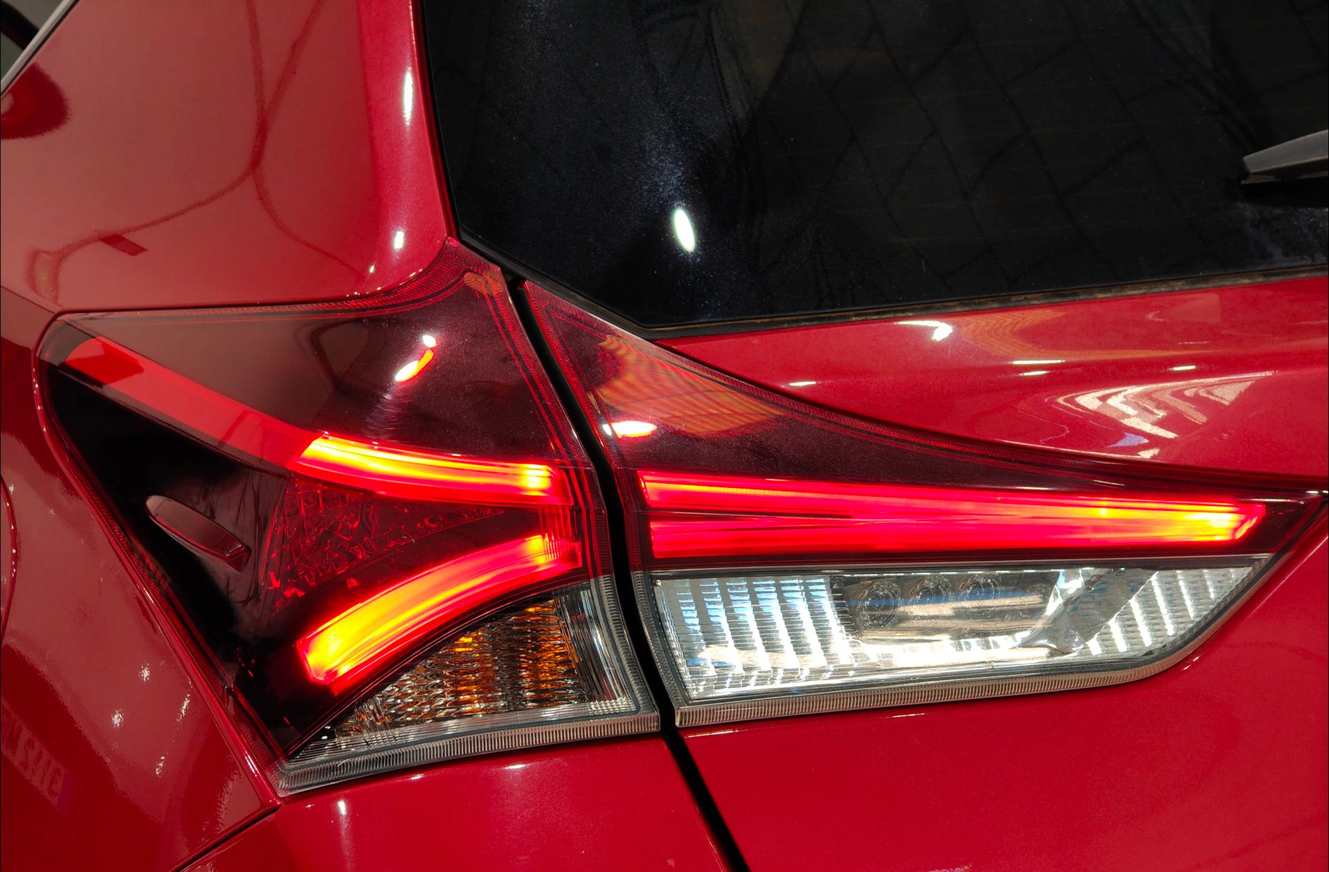 Toyota Auris 140H Hybrid Advance - foto 18