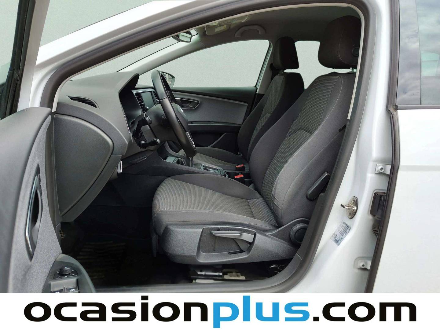 Foto asientos delanteros Seat León Seat León ST 1.6 TDI S&S Style Advanced (115 CV)