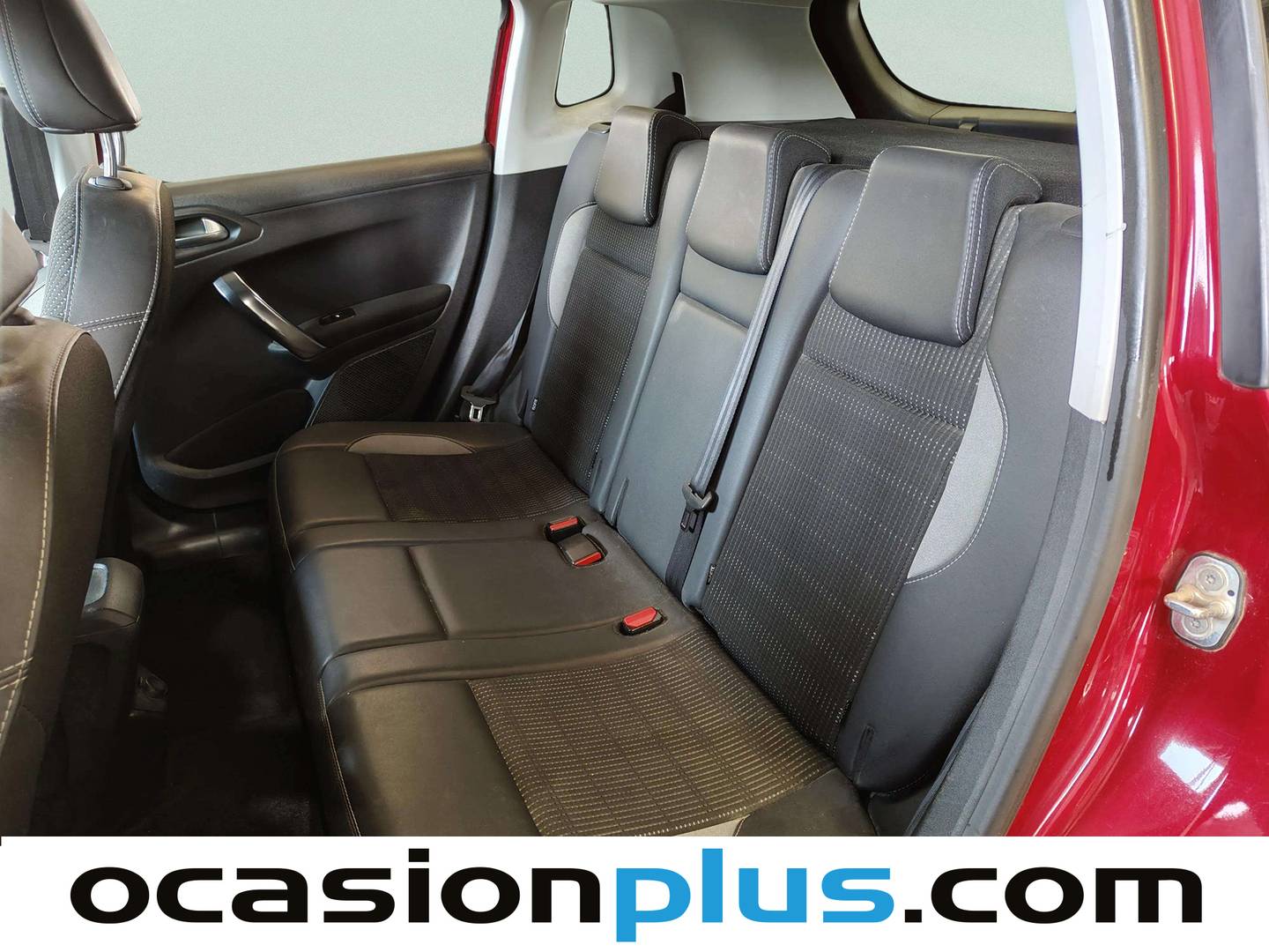 Foto asientos traseros Peugeot 2008 Peugeot 2008 BlueHDi 100 Allure (100 CV)