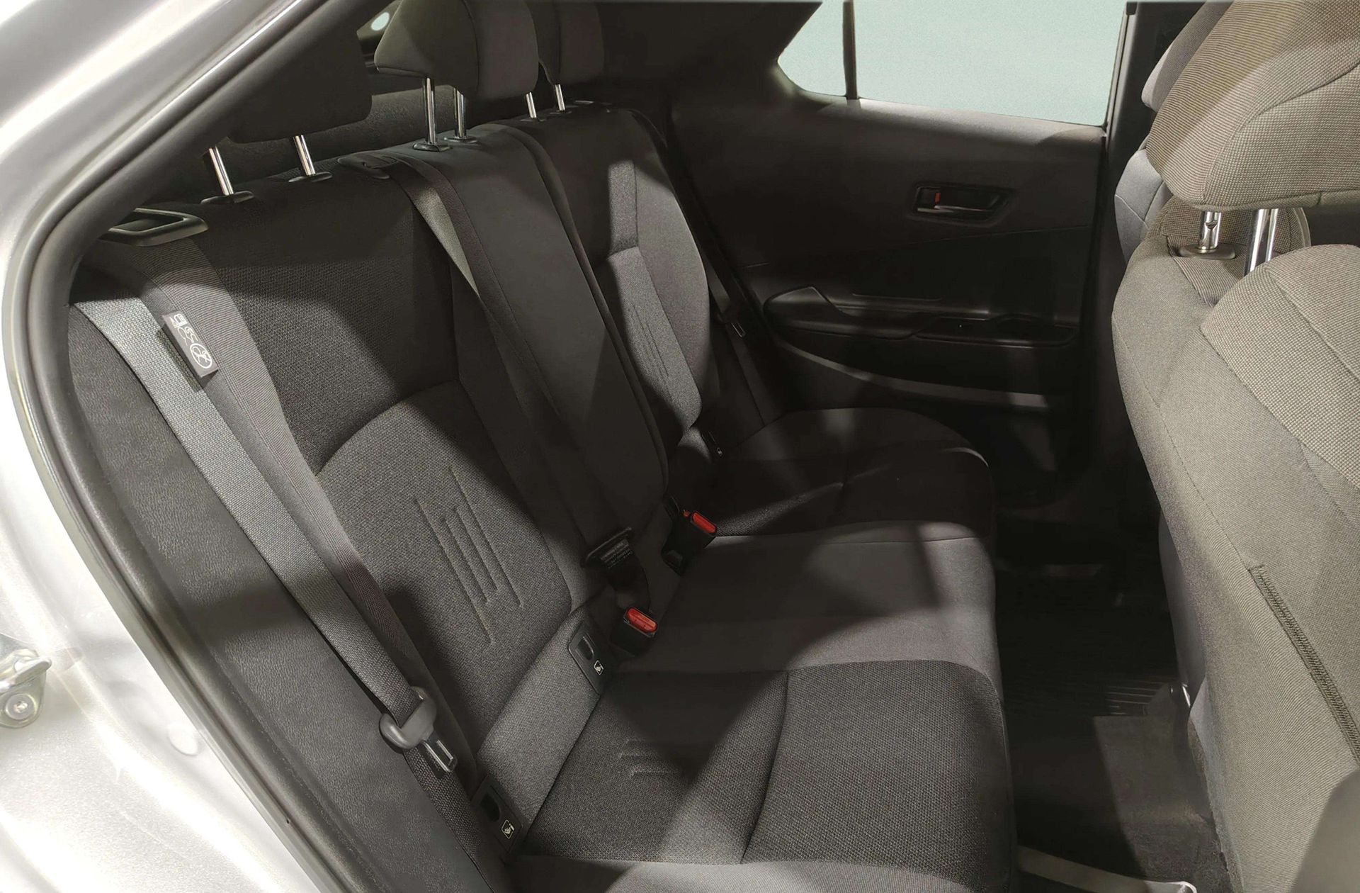 Toyota C-HR 180H Advance - foto 18