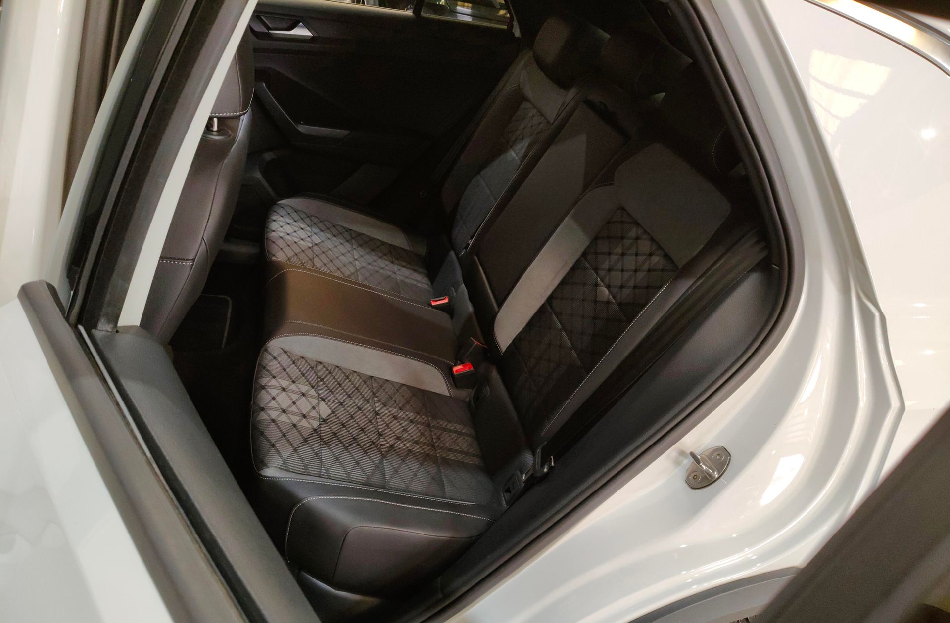 Volkswagen T-Roc R-Line 2.0 TDI DSG - foto 14