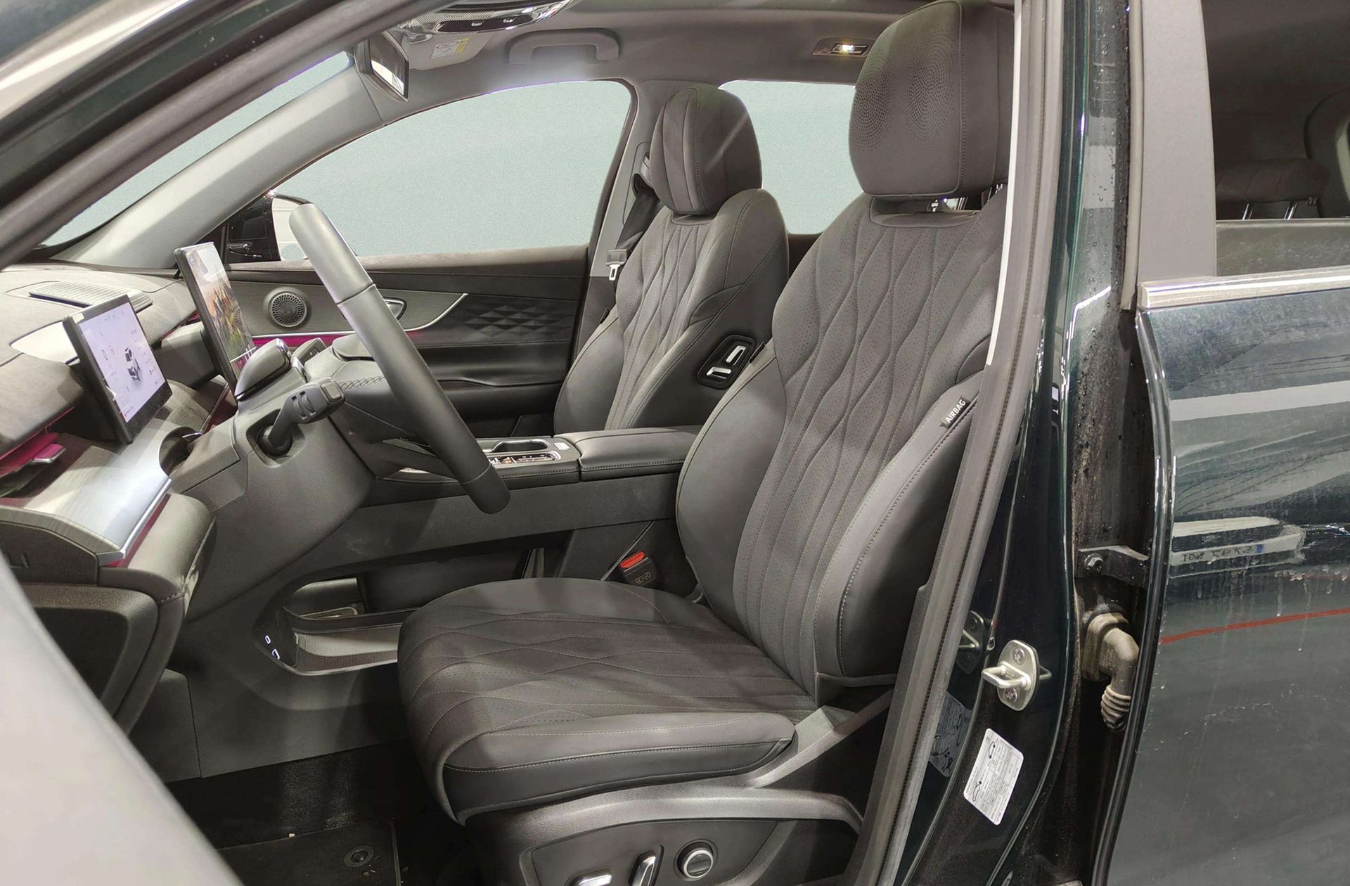 Ebro s800 1.6 T-GDi Luxury DCT - foto 15