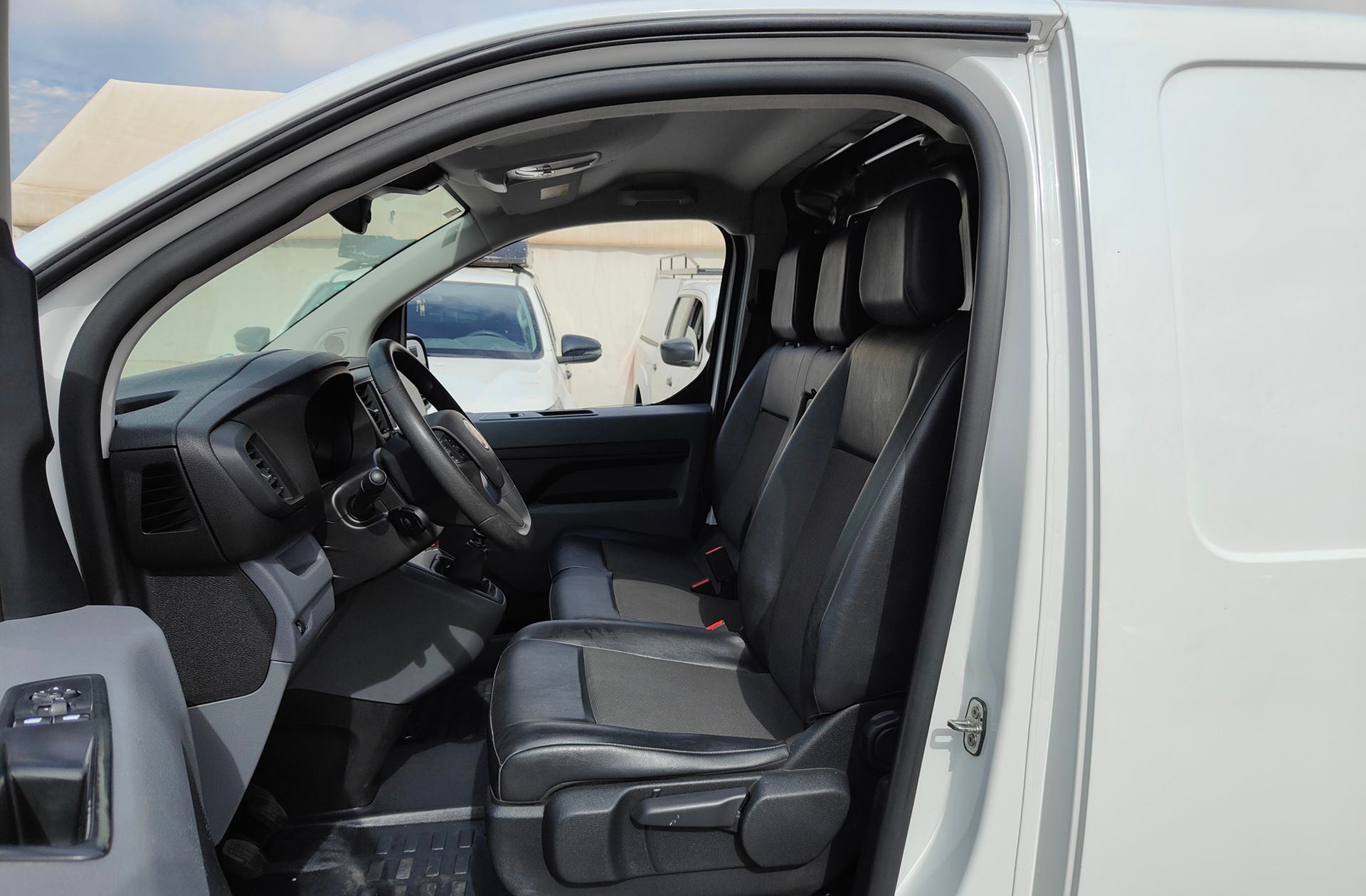 Fiat Scudo Furgon 1.5 BlueHDi L1 Business - foto 11