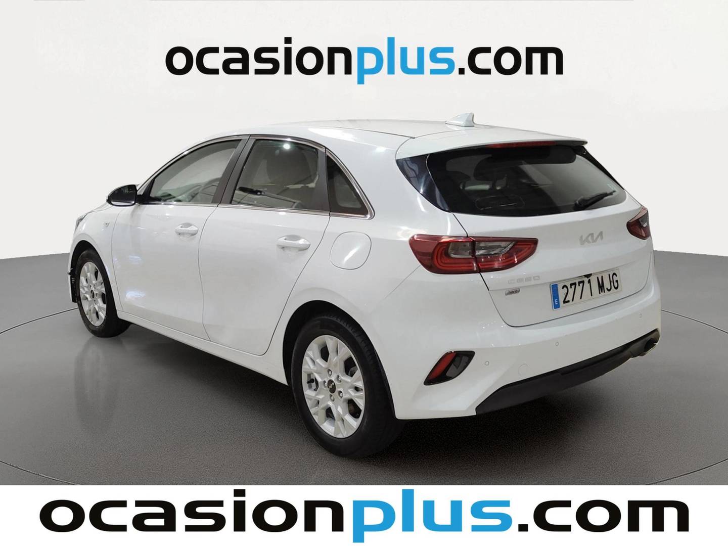 Foto trasera KIA Ceed KIA Ceed 1.6 MHEV iMT Drive (136 CV) izquierda