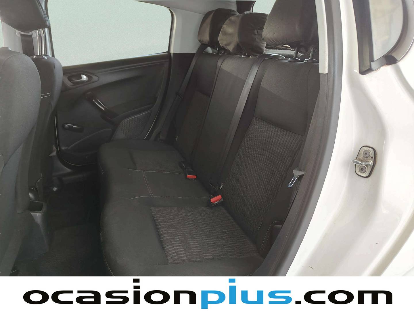 Foto asientos traseros Peugeot 208 Peugeot 208 1.6 BlueHDI Active (75 CV)