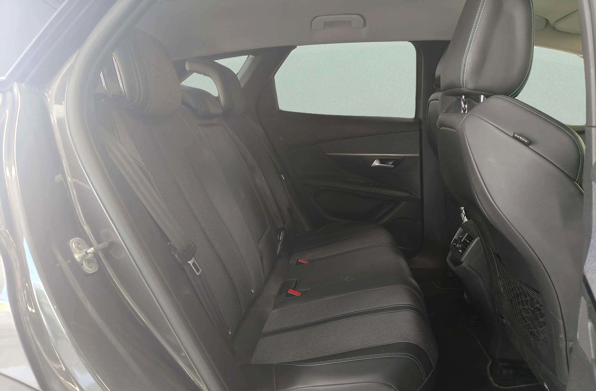 Peugeot 3008 BlueHDi 130 Allure Pack EAT8 - foto 19