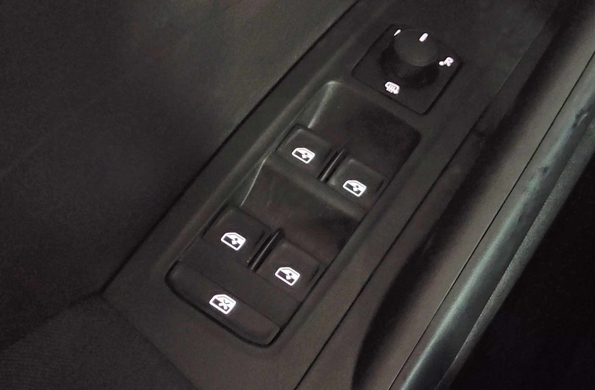 Škoda Fabia 1.0 TSI Selection - foto 34