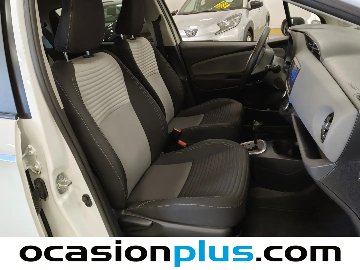 Foto Toyota Yaris Toyota Yaris 100H Feel (100 CV)