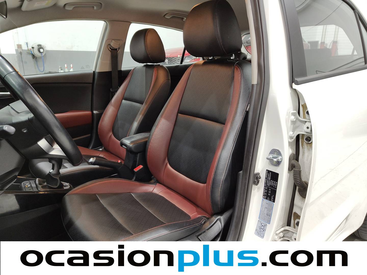 Foto asientos delanteros KIA Rio Kia Rio 1.0 T-GDi MHEV iMT Drive Pack Sport (120 CV)