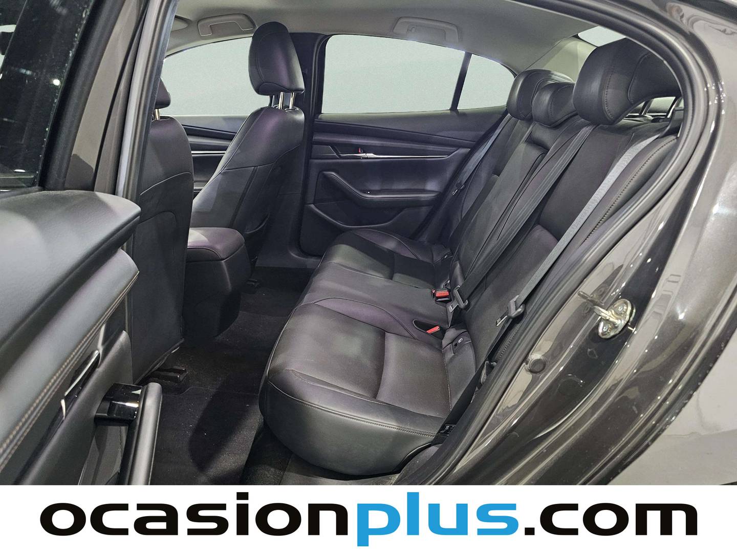 Foto asientos traseros Mazda Mazda3 Mazda Mazda 3 2.0 Sedan Skyactiv-G Zenith Safety Black AT (122 CV)
