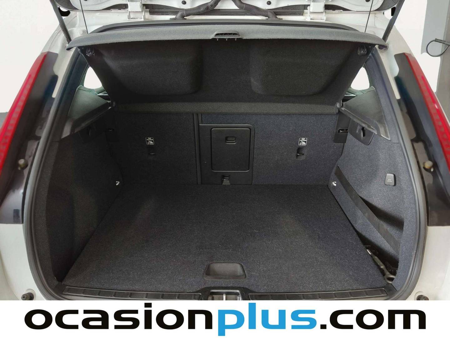 Fotos maletero Volvo XC40 Volvo XC40 D3 Business Plus (150 CV)