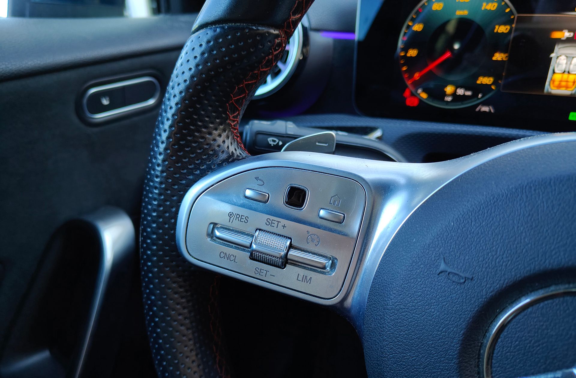 Mercedes-Benz Clase A 250 e Pack AMG - foto 31