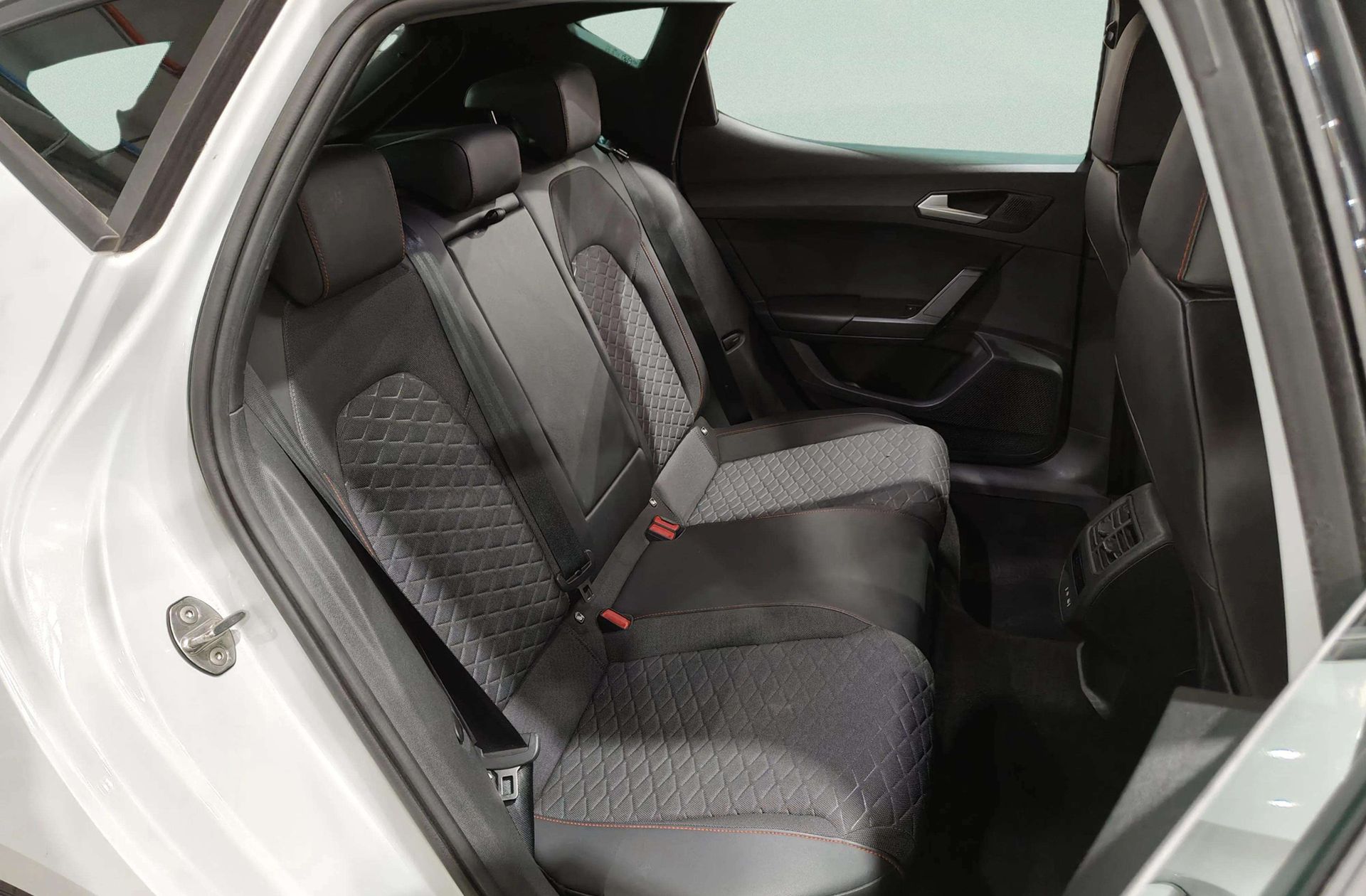 SEAT León 1.0 TSI FR 25 Aniversario - foto 20