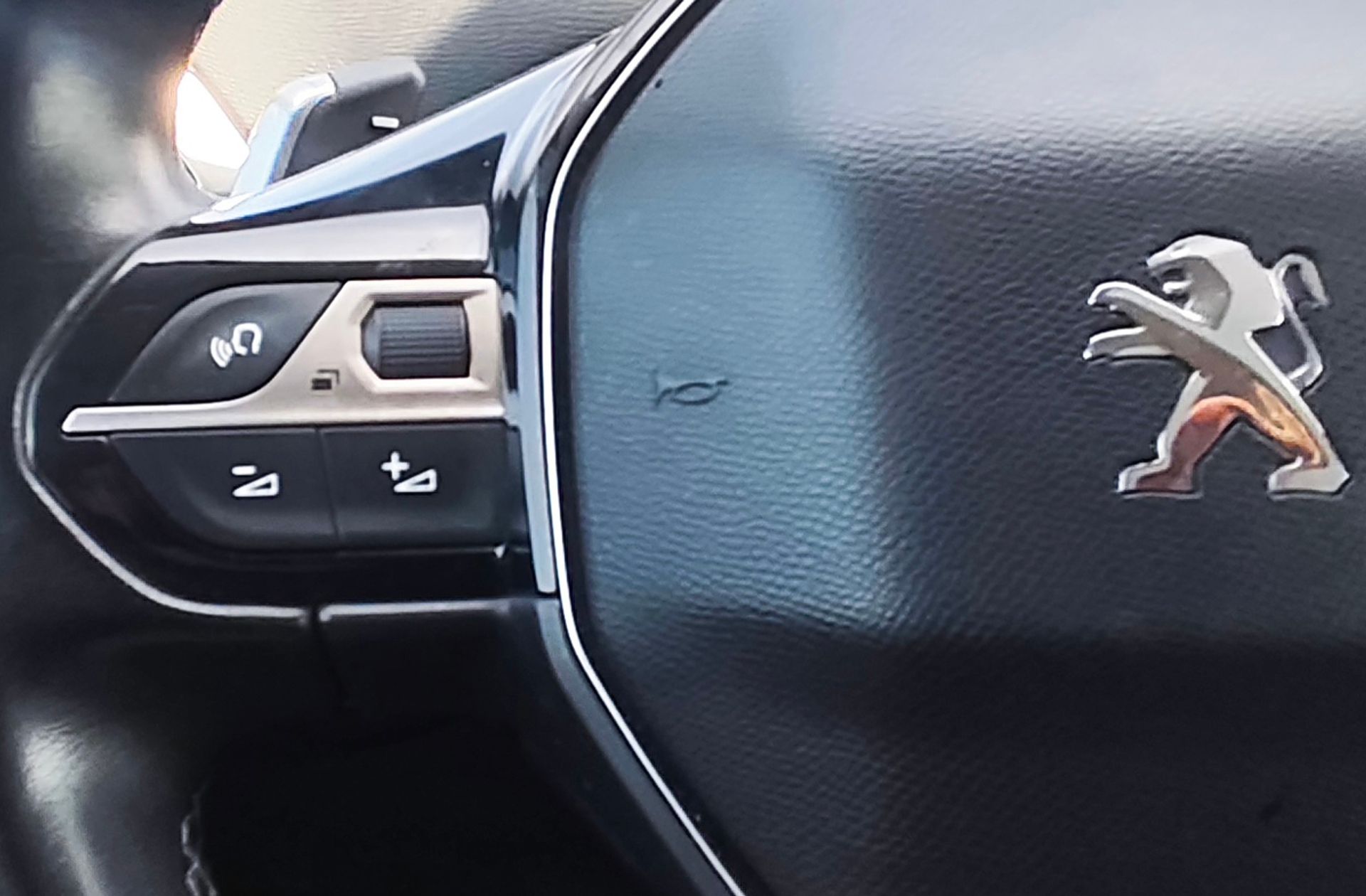Peugeot 5008 BlueHDi 130 Allure EAT8 7 plazas - foto 24