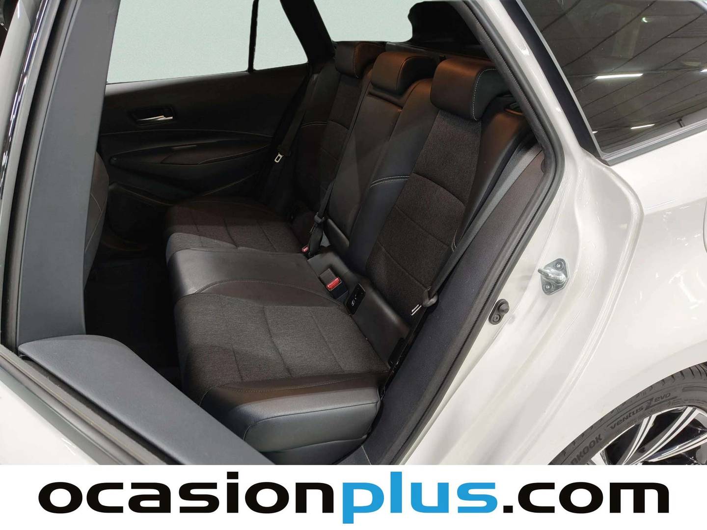 Foto asientos traseros Toyota Corolla Toyota Corolla 180H Style E-CVT (180 CV)