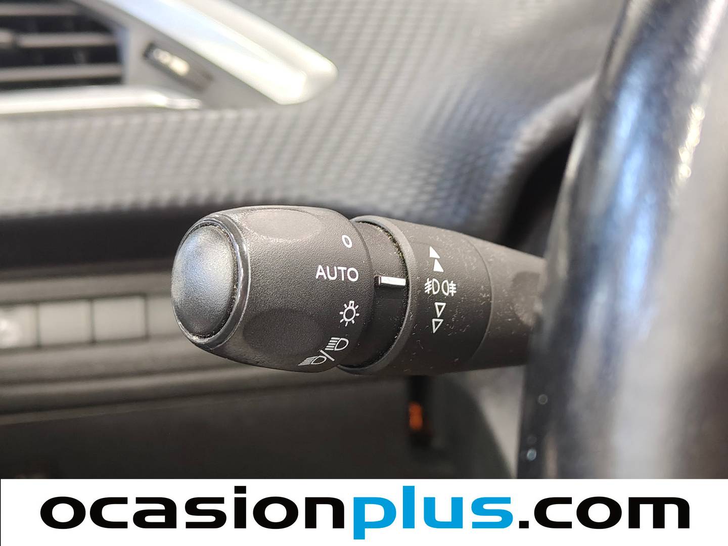 Acabados Peugeot 2008 Peugeot 2008 BlueHDi 100 Allure (100 CV)