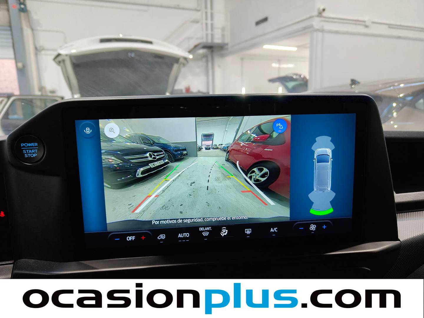 Foto Ford Transit Custom Ford Transit Custom Kombi 2.0 EcoBlue 320 L1 Trend (136 CV) 9 Plazas