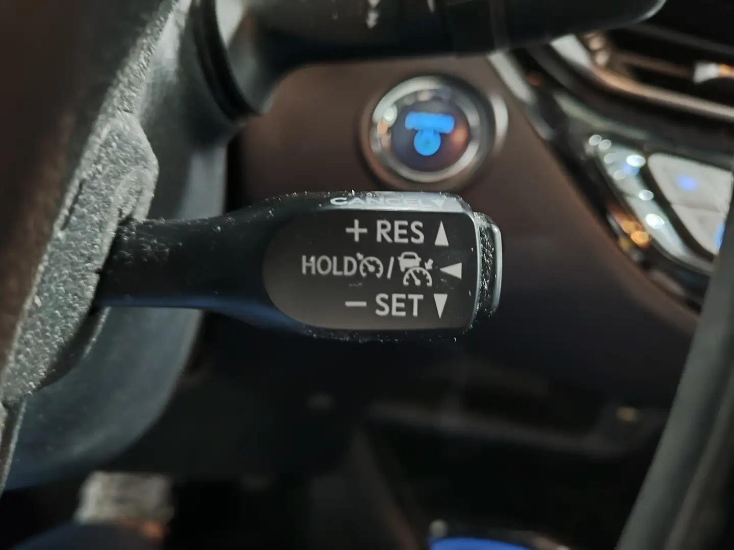 Foto Toyota C-HR Toyota C-HR 1.8 125H Advance (122 CV)