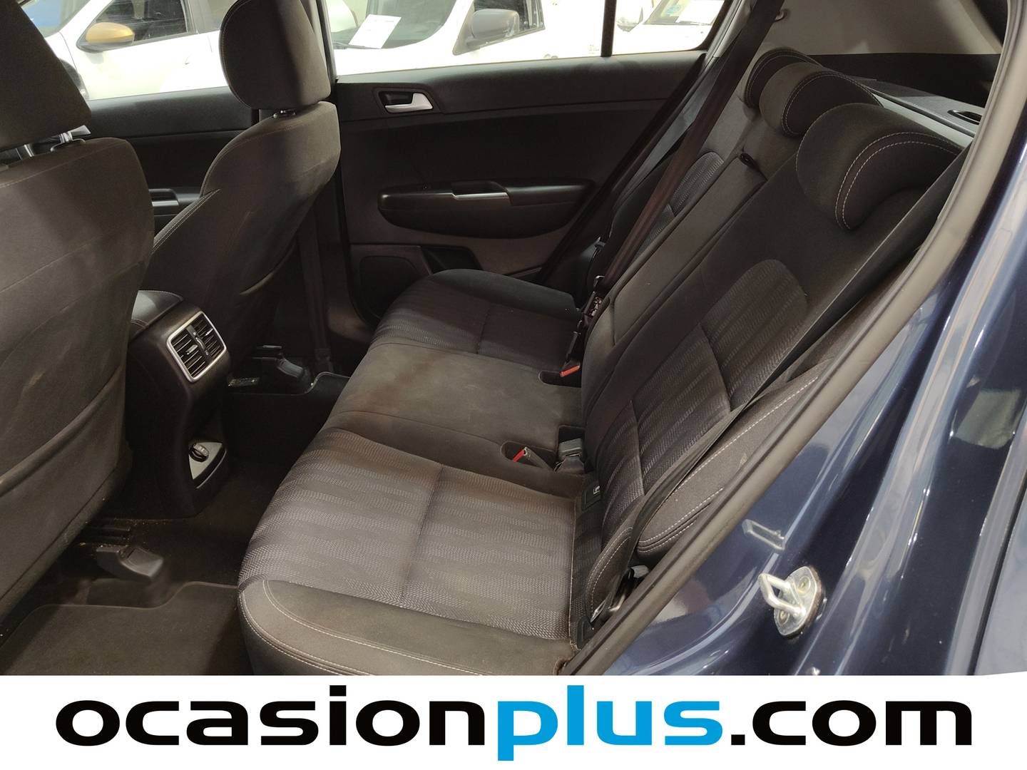 Foto asientos traseros KIA Sportage KIA Sportage 1.6 MHEV Concept 4x2 (115 CV)