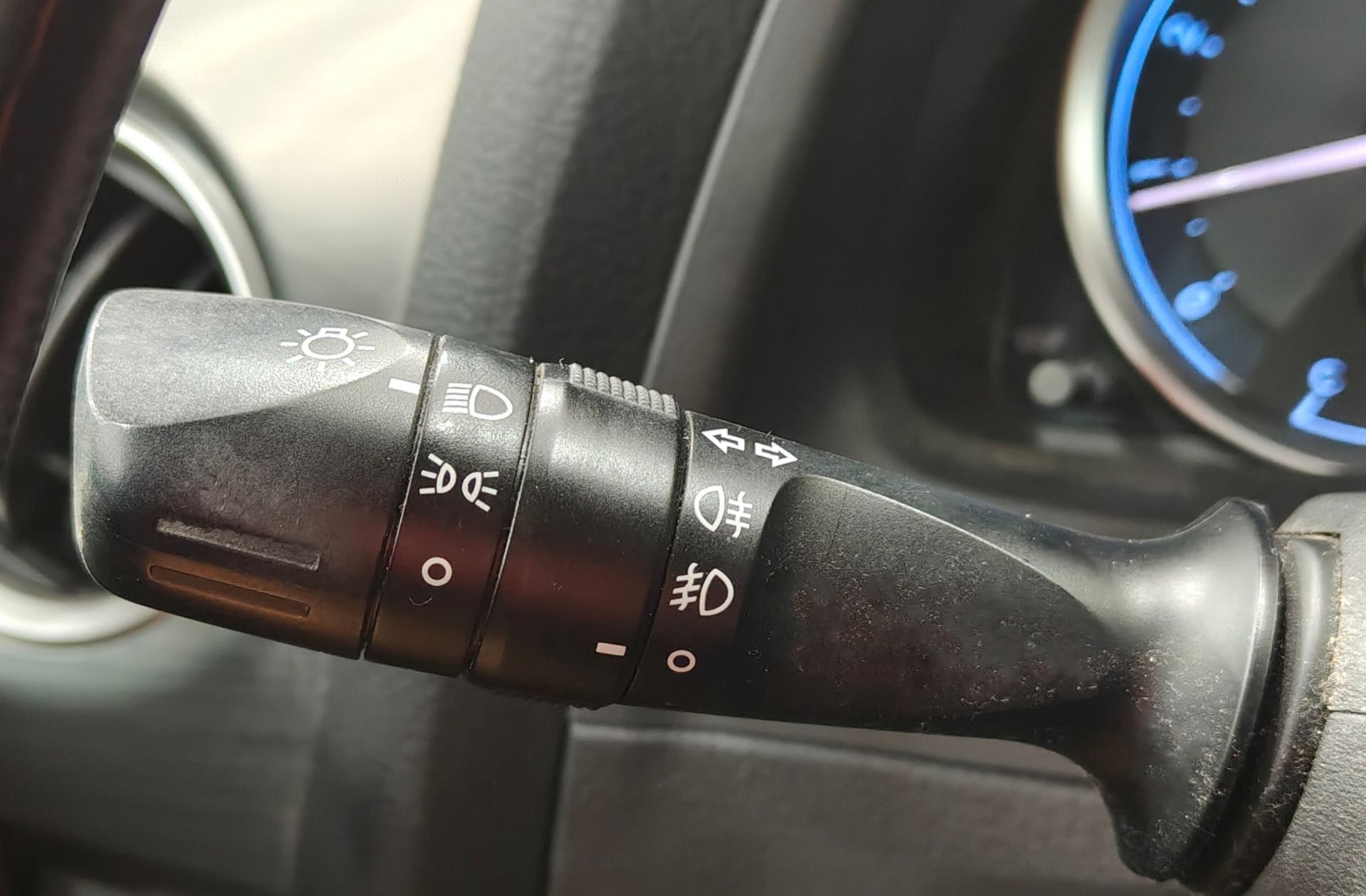 Toyota Auris 130 Active - foto 17