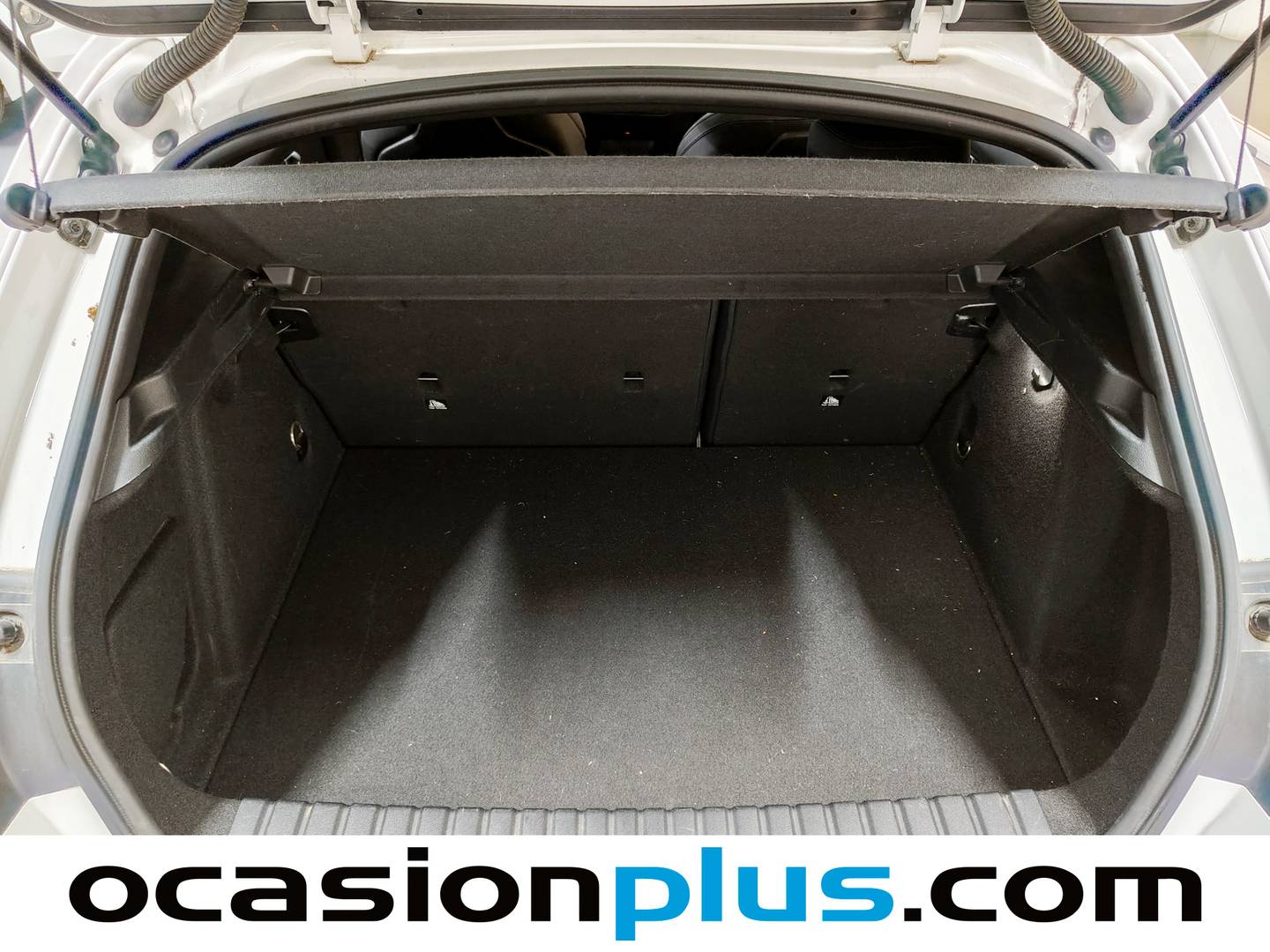 Fotos maletero BMW Serie 1 BMW Serie 1 118i Pack M (140 CV)