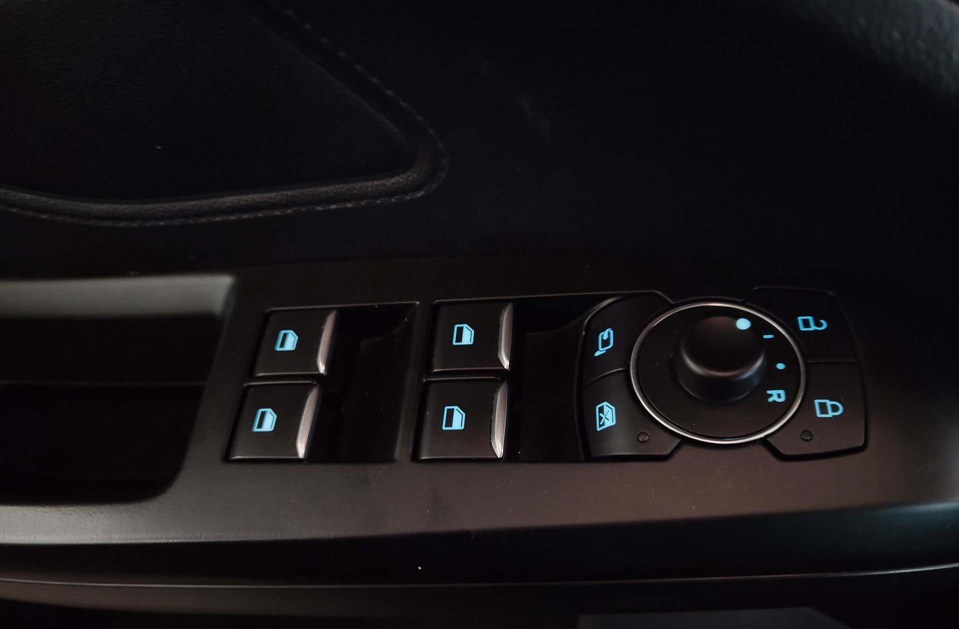 Ford Focus 1.0 EcoBoost MHEV ST-Line X - foto 33