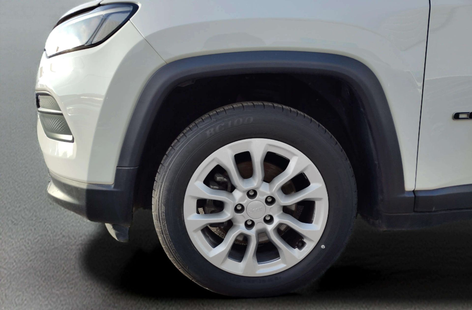 Jeep Compass 1.5 MHEV eHybrid Longitude DCT - foto 39
