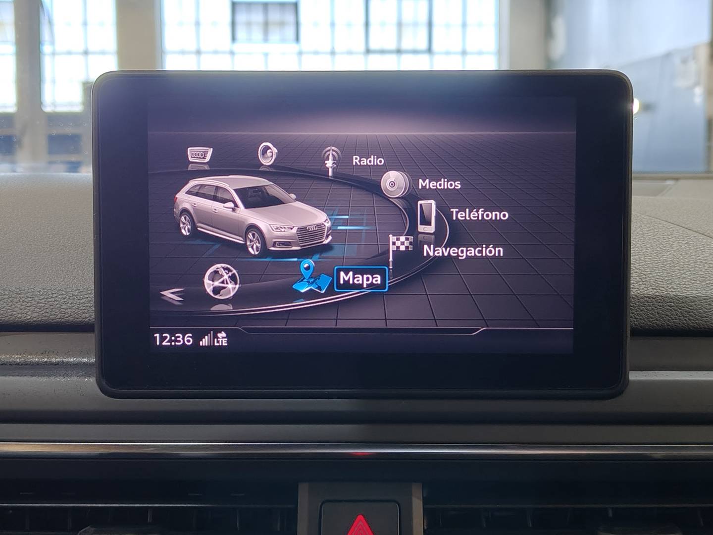 Foto Audi A4 Audi A4 Avant Black line edition 2.0 TDI (150 CV) S tronic