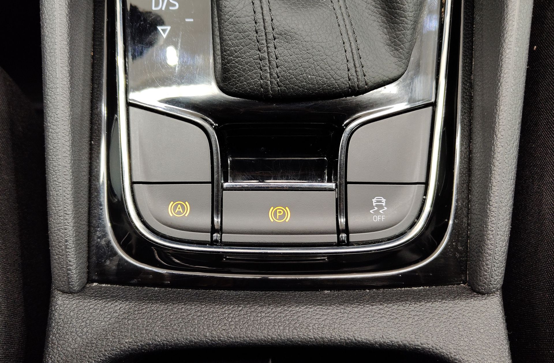 Škoda Karoq 1.5 TSI ACT Ambition DSG - foto 33
