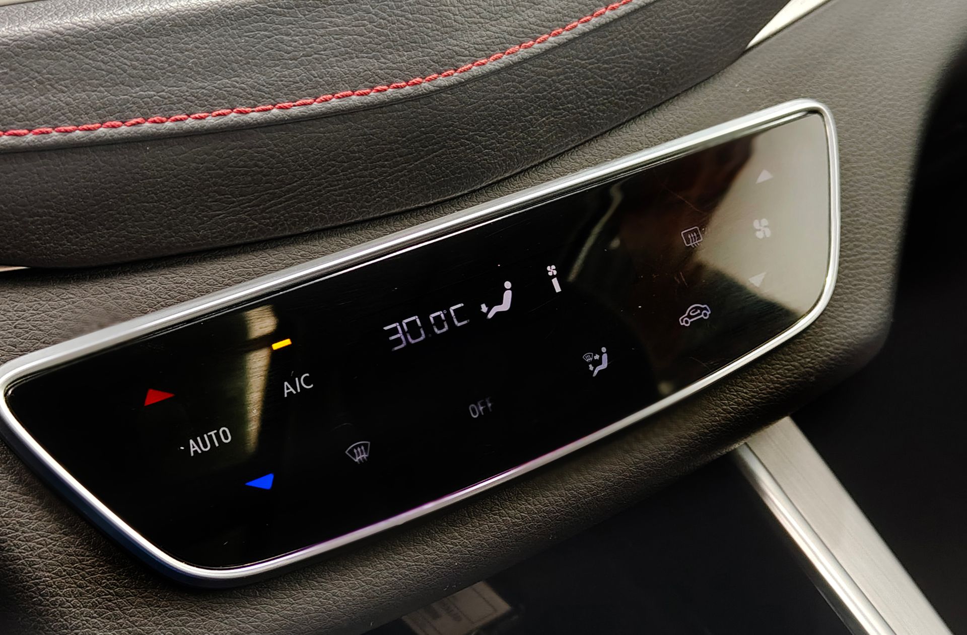SWM G01 1.5T Luxury - foto 28