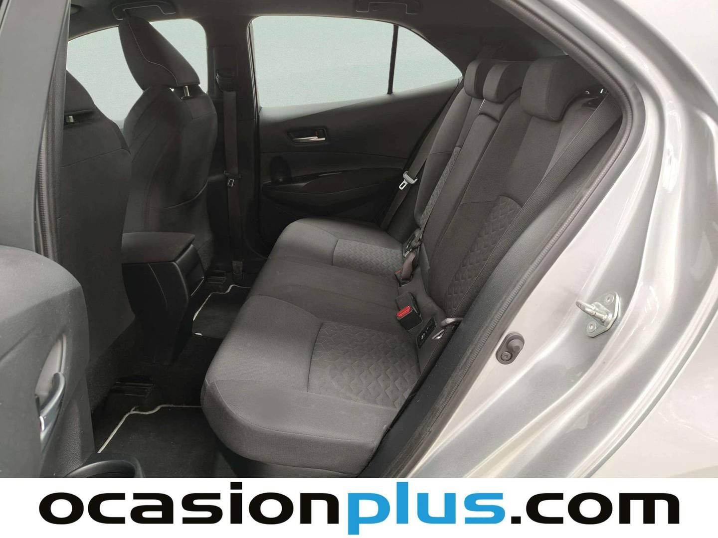 Foto asientos traseros Toyota Corolla Toyota Corolla 1.8 125 Híbrido Active Tech E-CVT (122 CV)