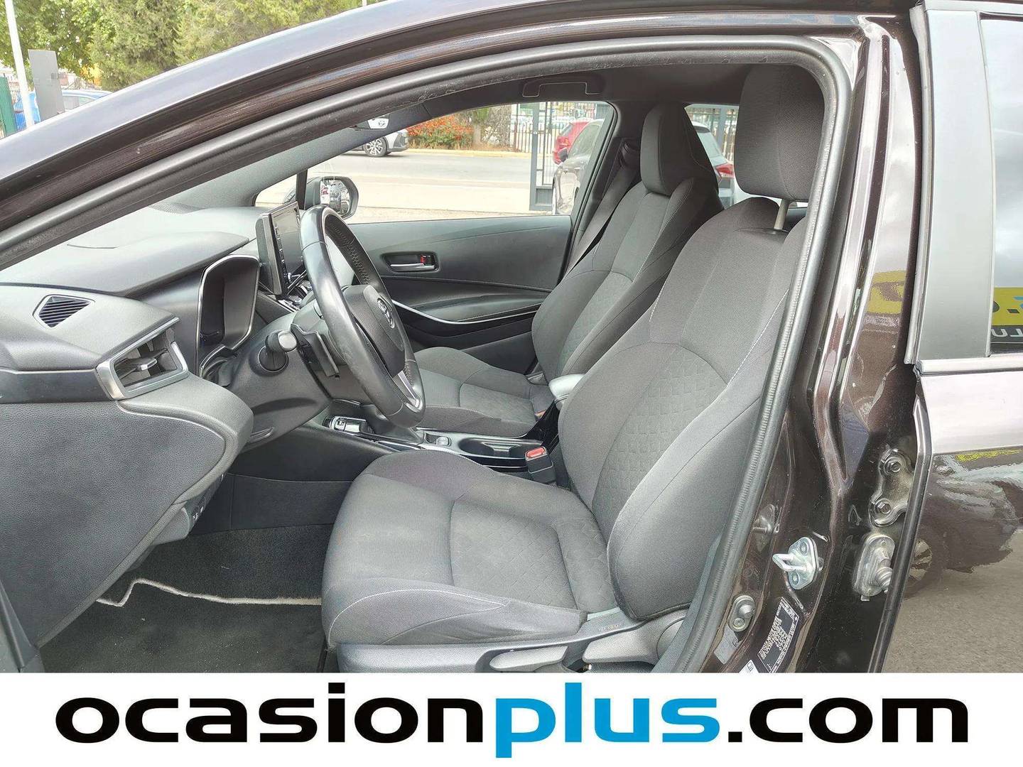 Foto asientos delanteros Toyota Corolla Toyota Corolla Toyota 180H Feel! E-CVT (180 CV)