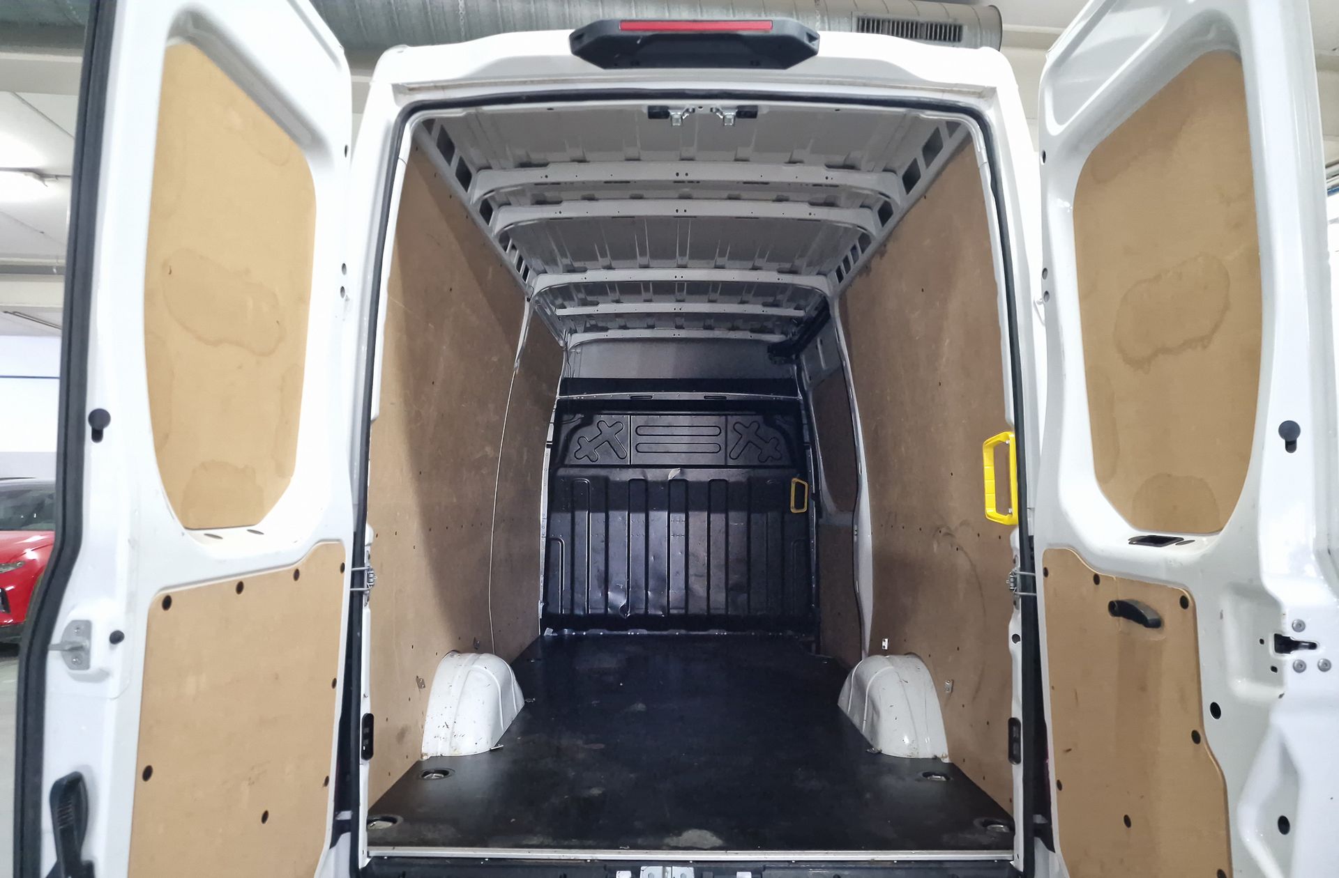 Iveco Daily Furgon 35S 16H V 3520/H2 3 plazas - foto 11