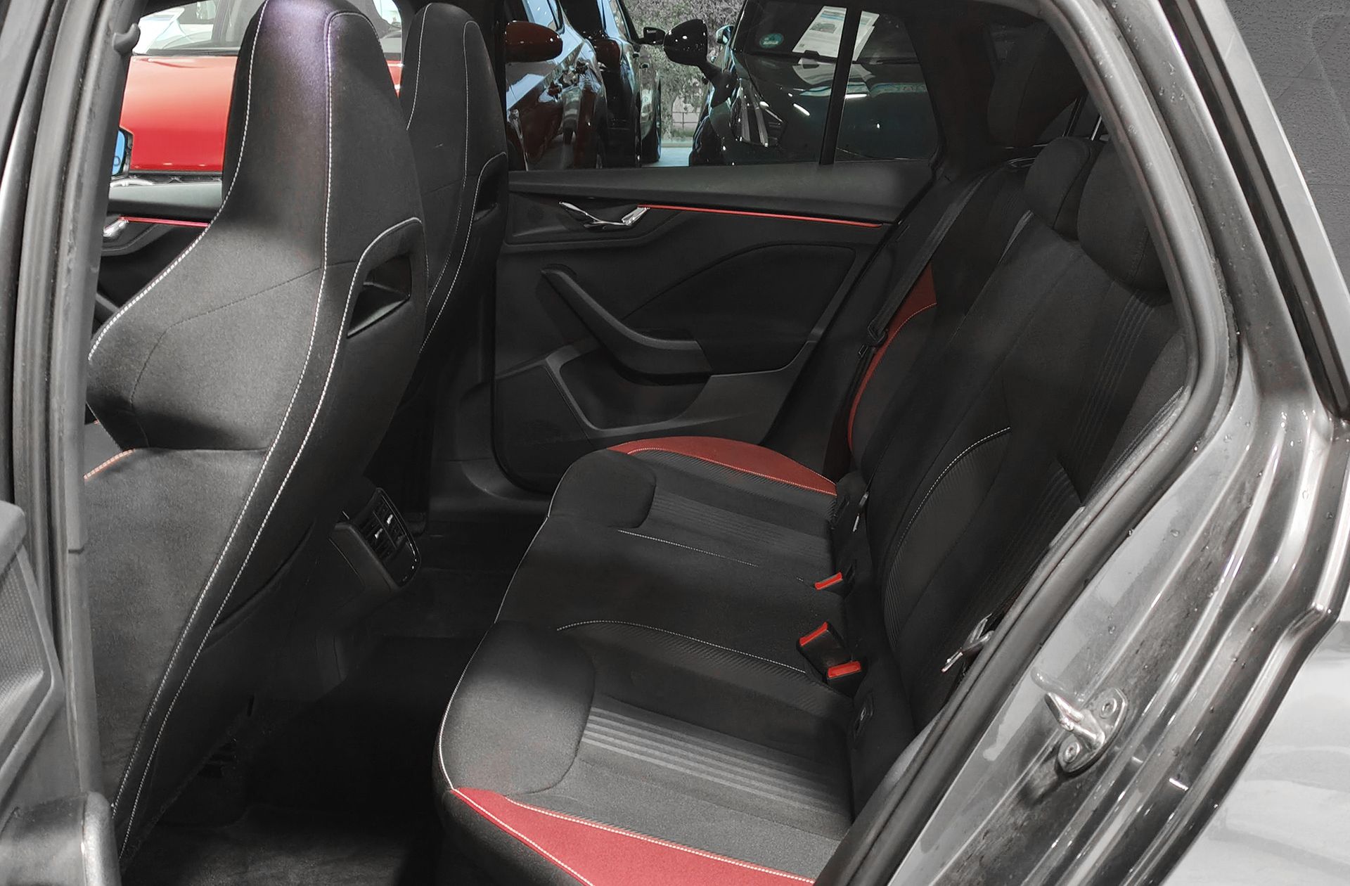Škoda Scala 1.5 TSI Montecarlo DSG - foto 14