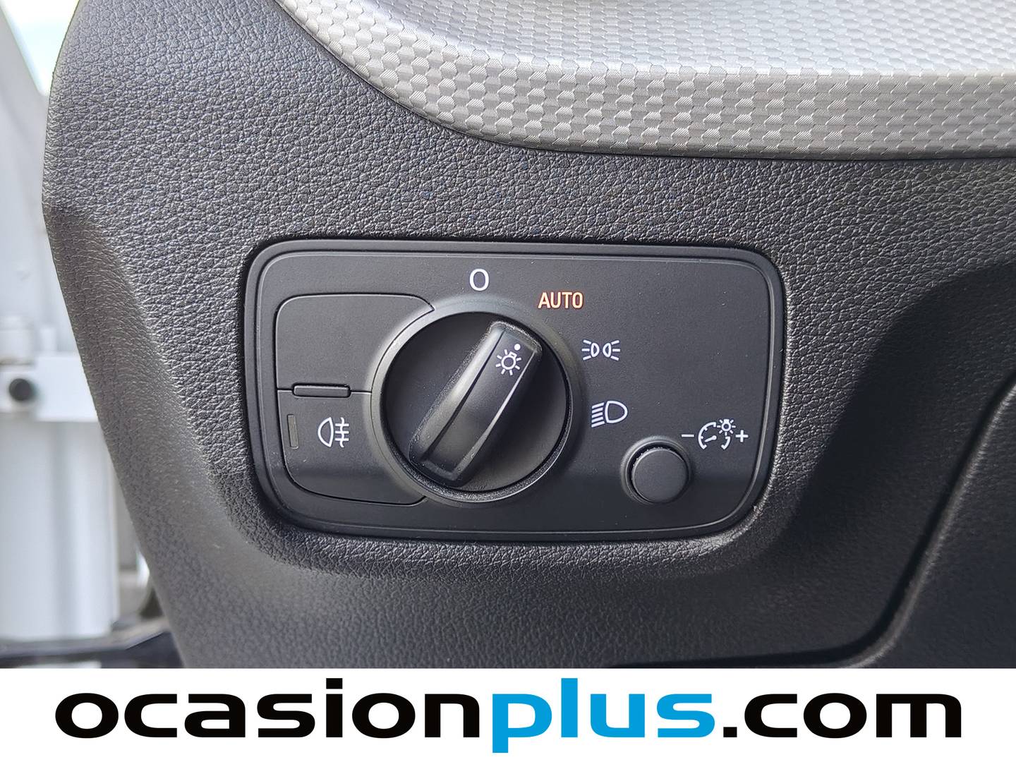 Foto Audi Q2 Audi Q2 Advanced 30 TDI  (116 CV)