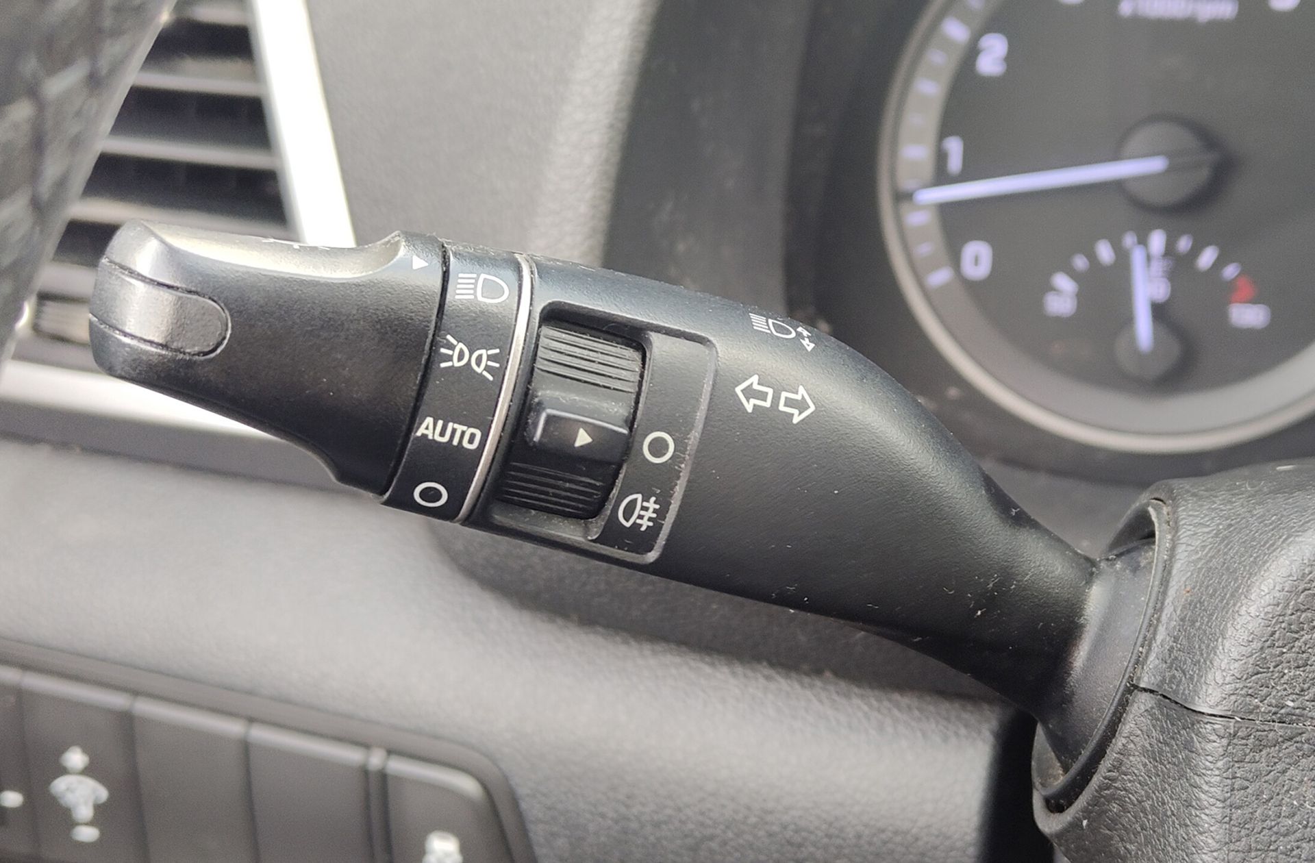 Hyundai Tucson 1.6 GDI BlueDrive Essence 4x2 - foto 21