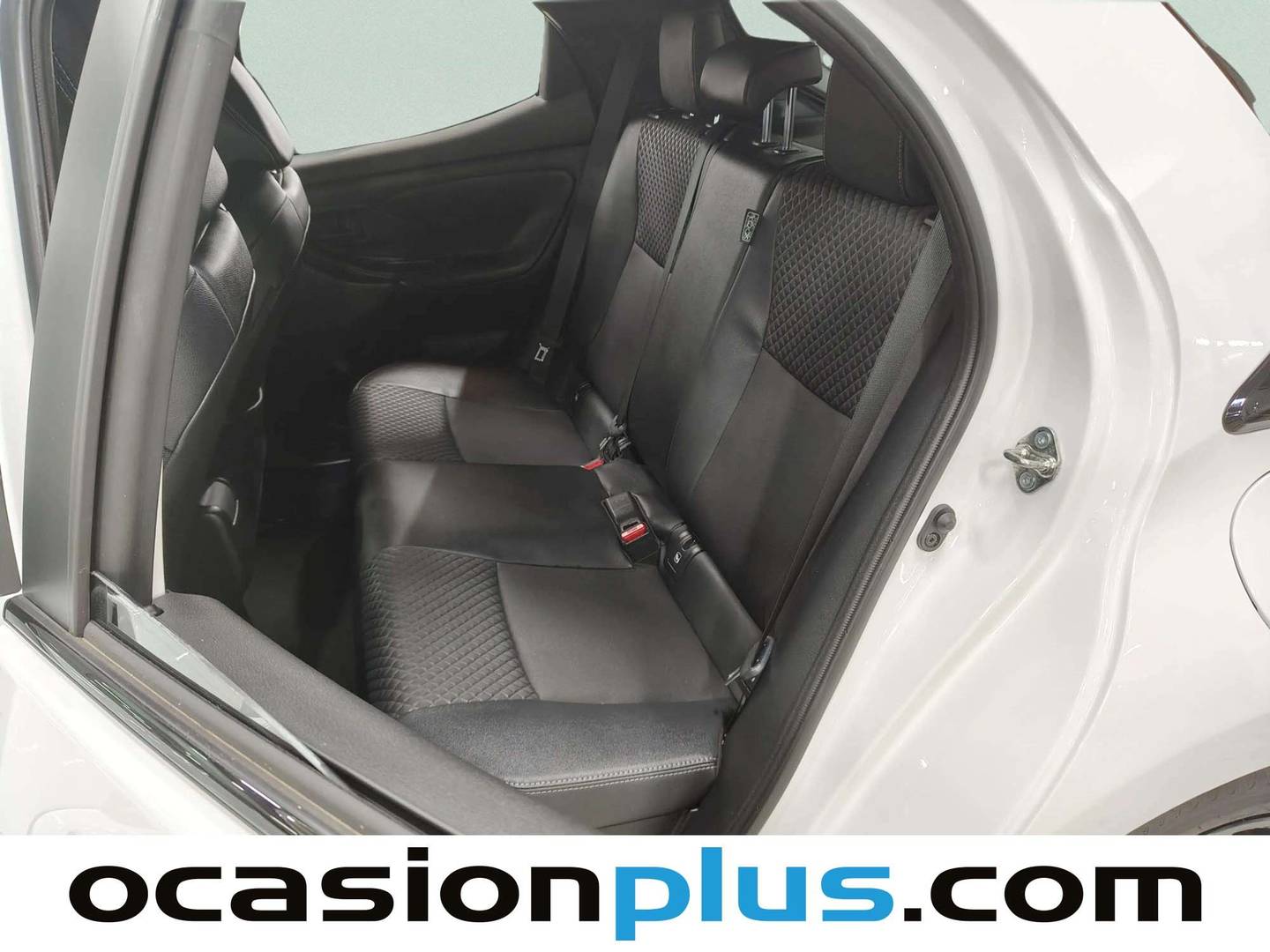 Foto asientos traseros Toyota Yaris Toyota Yaris 1.5 120H Style Plus (116 CV)