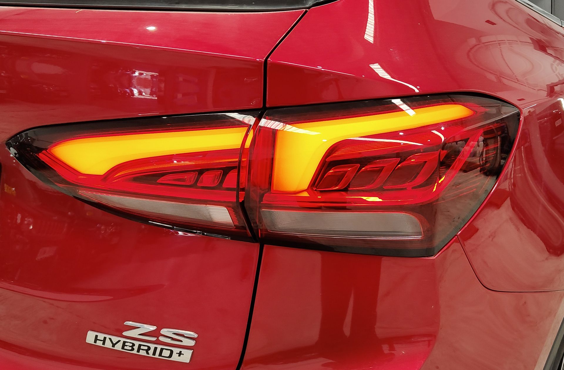 MG ZS 1.5 Hybrid+ Luxury - foto 18