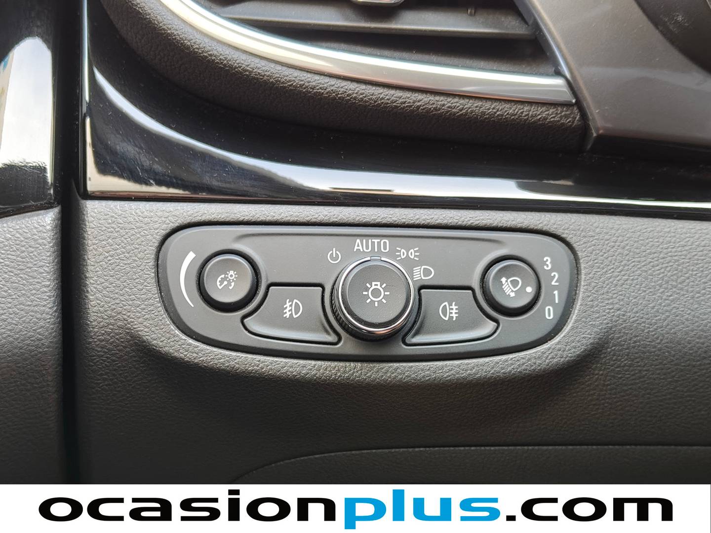 Extras y acabados del Opel Mokka X Opel Mokka X 1.4 Turbo S&S Selective 4X2 (140 CV)