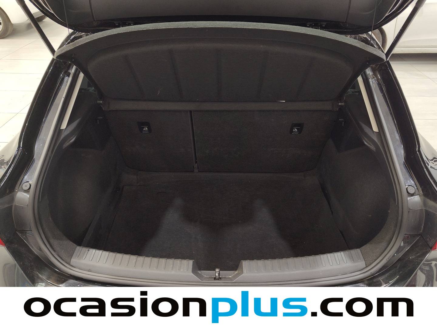 Fotos maletero Seat León Seat León 1.5 eTSI Style 25 Aniversario DSG (116 CV)