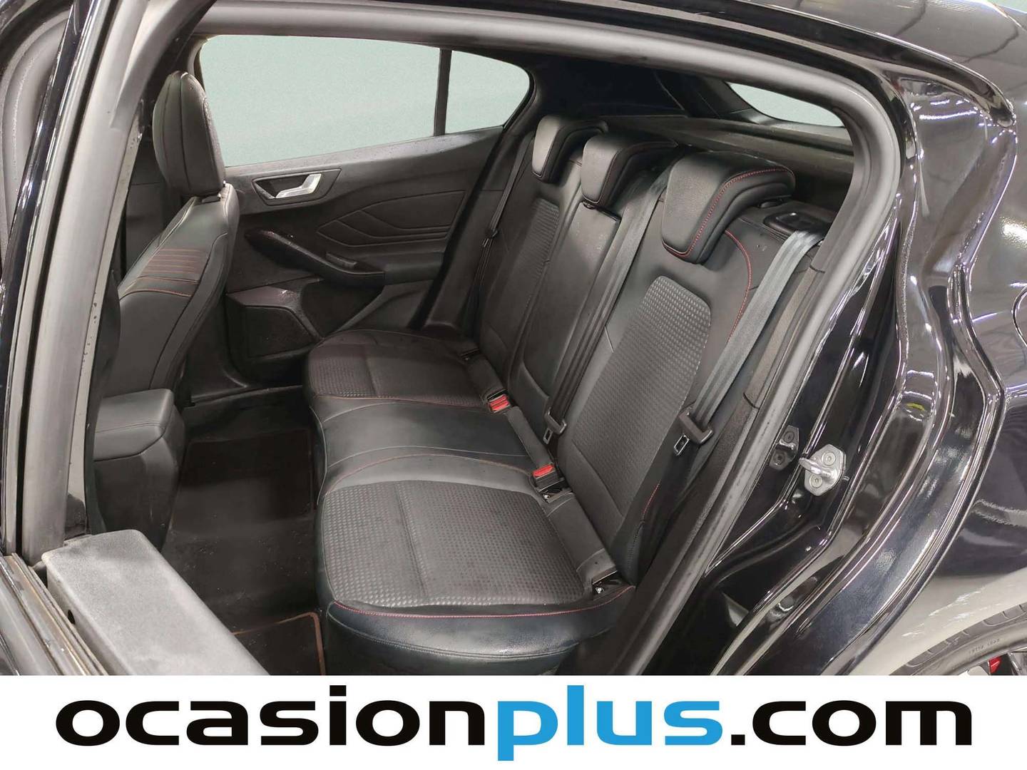 Foto asientos traseros Ford Focus Ford Focus 1.0 Ecoboost MHEV ST-Line X (155 CV)