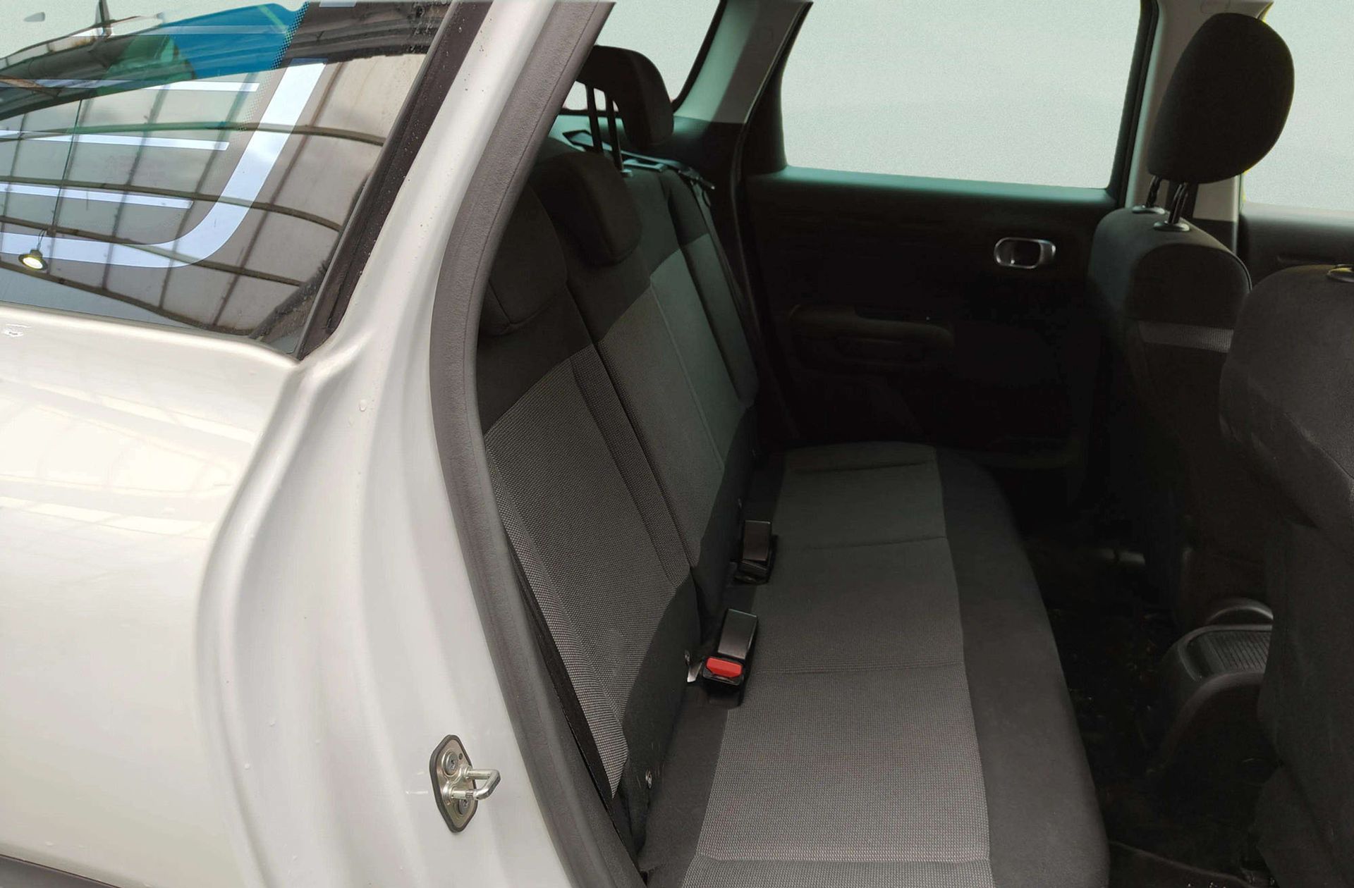 Citroën C3 Aircross BlueHDi 110 Shine - foto 17