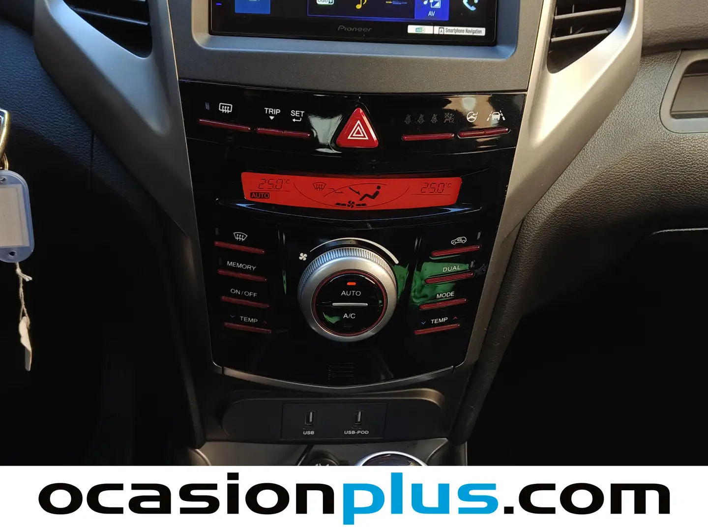 Foto SsangYong Tivoli Ssangyong Tivoli D16T Limited 4x2 (115 CV)