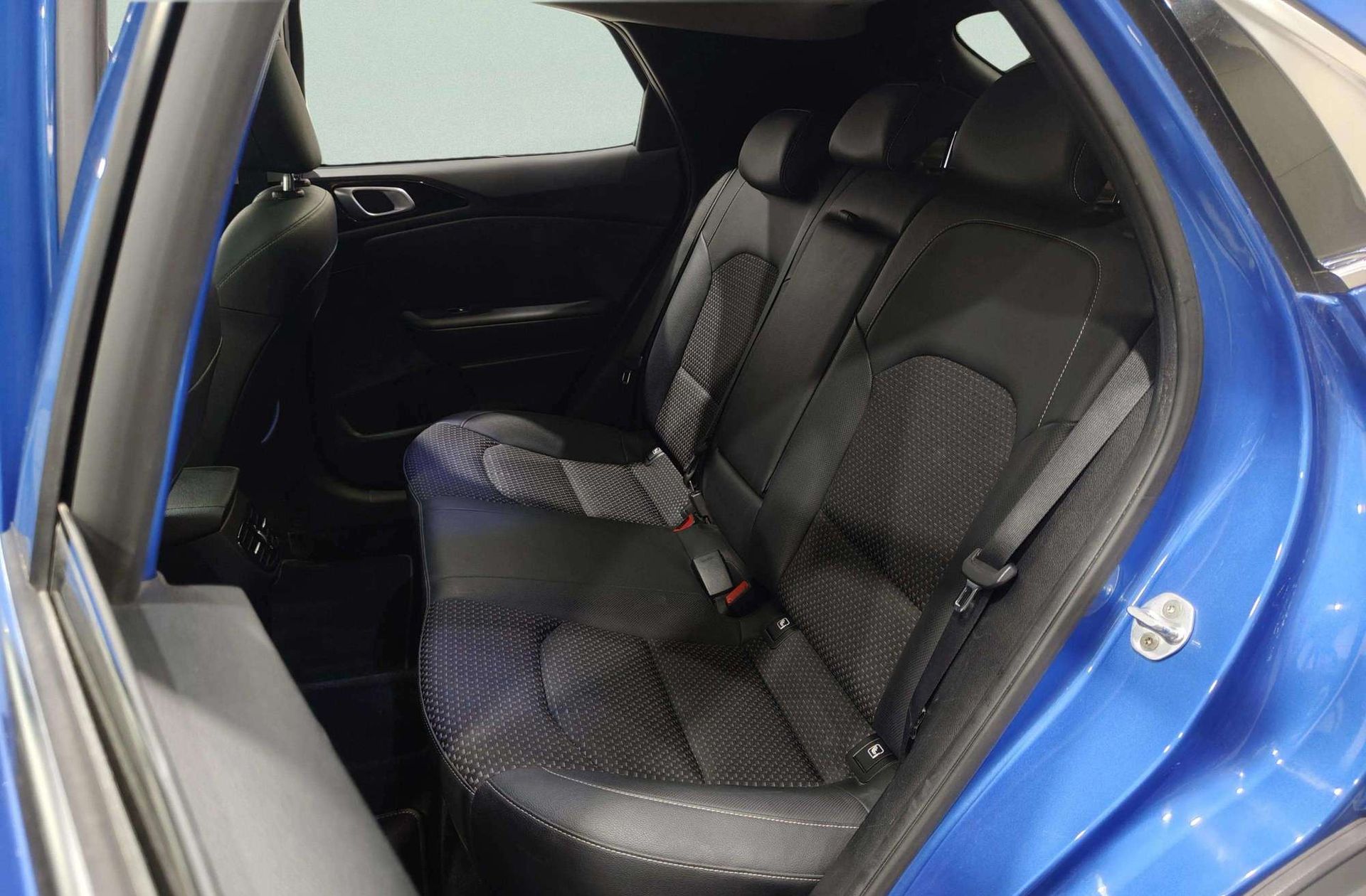 Kia XCeed 1.4 T-GDi Emotion - foto 12