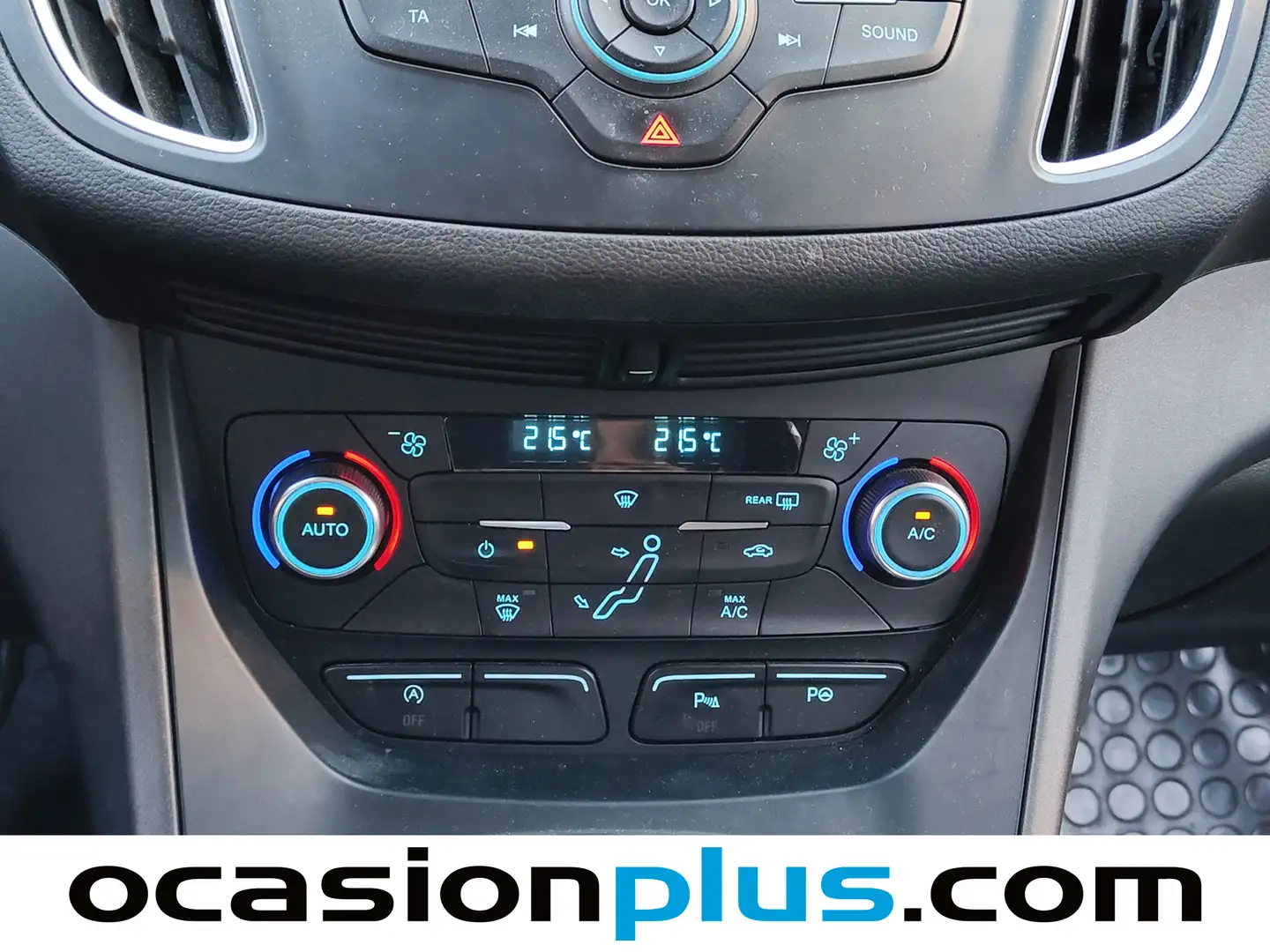 Foto Ford Grand C-Max Ford Focus C-Max 1.5 TDCi Titanium (120 CV) 7 Plazas